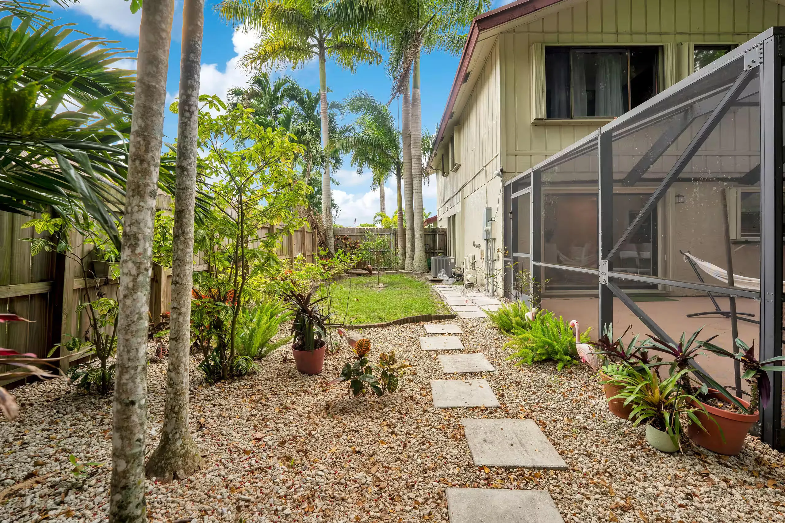 4966 NW 6TH Street