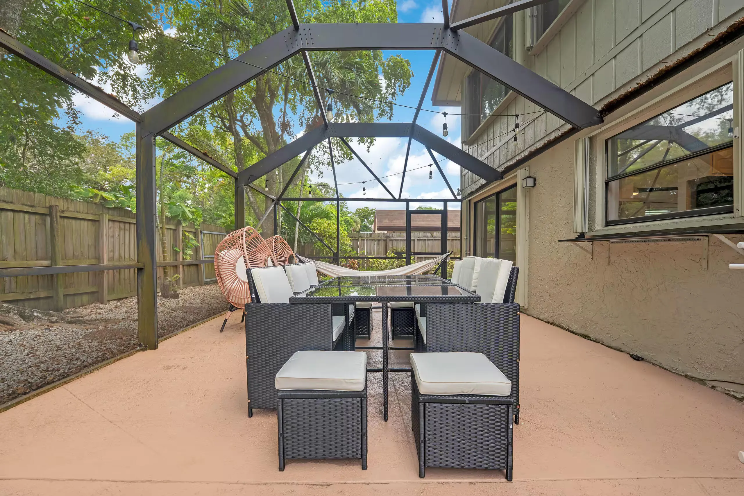 4966 NW 6TH Street