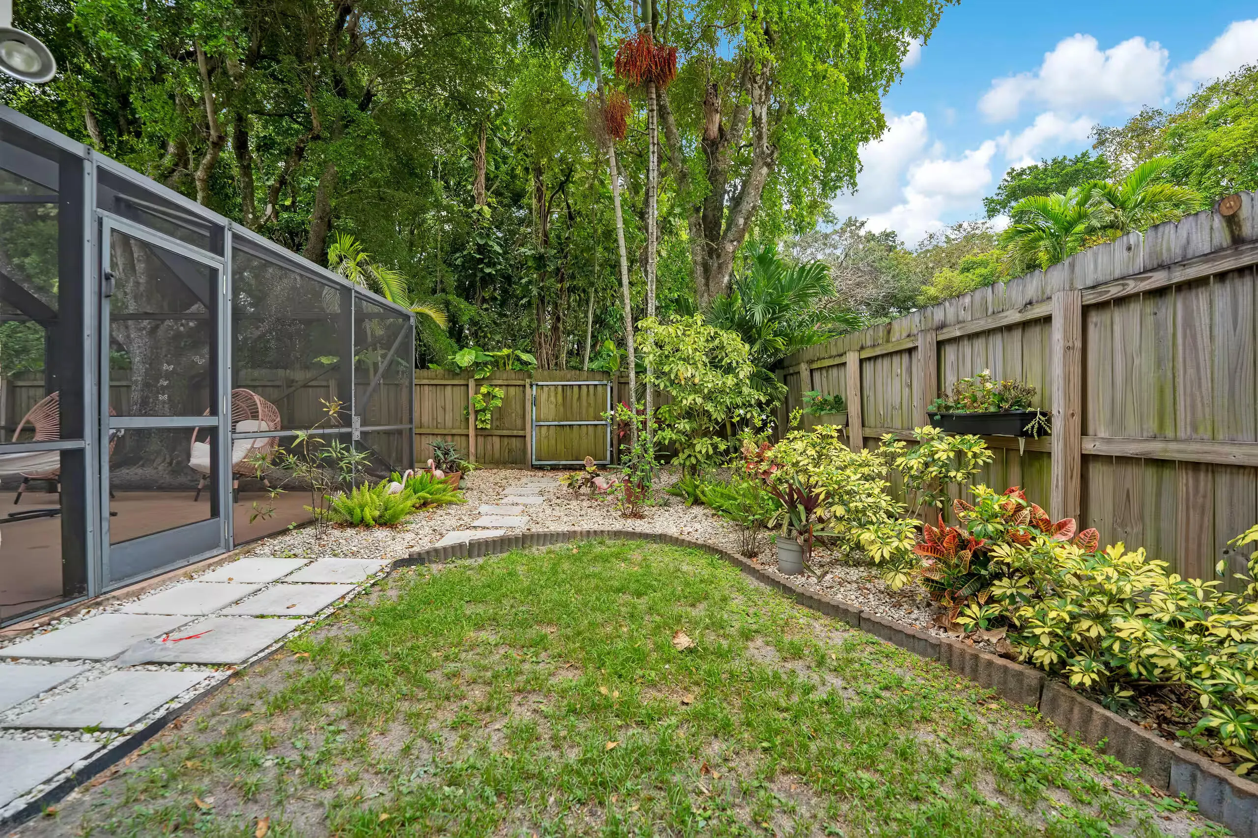 4966 NW 6TH Street