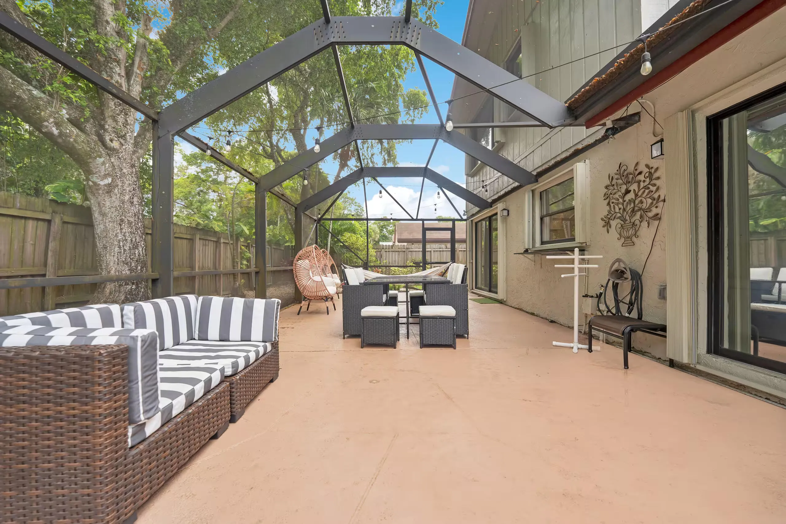4966 NW 6TH Street