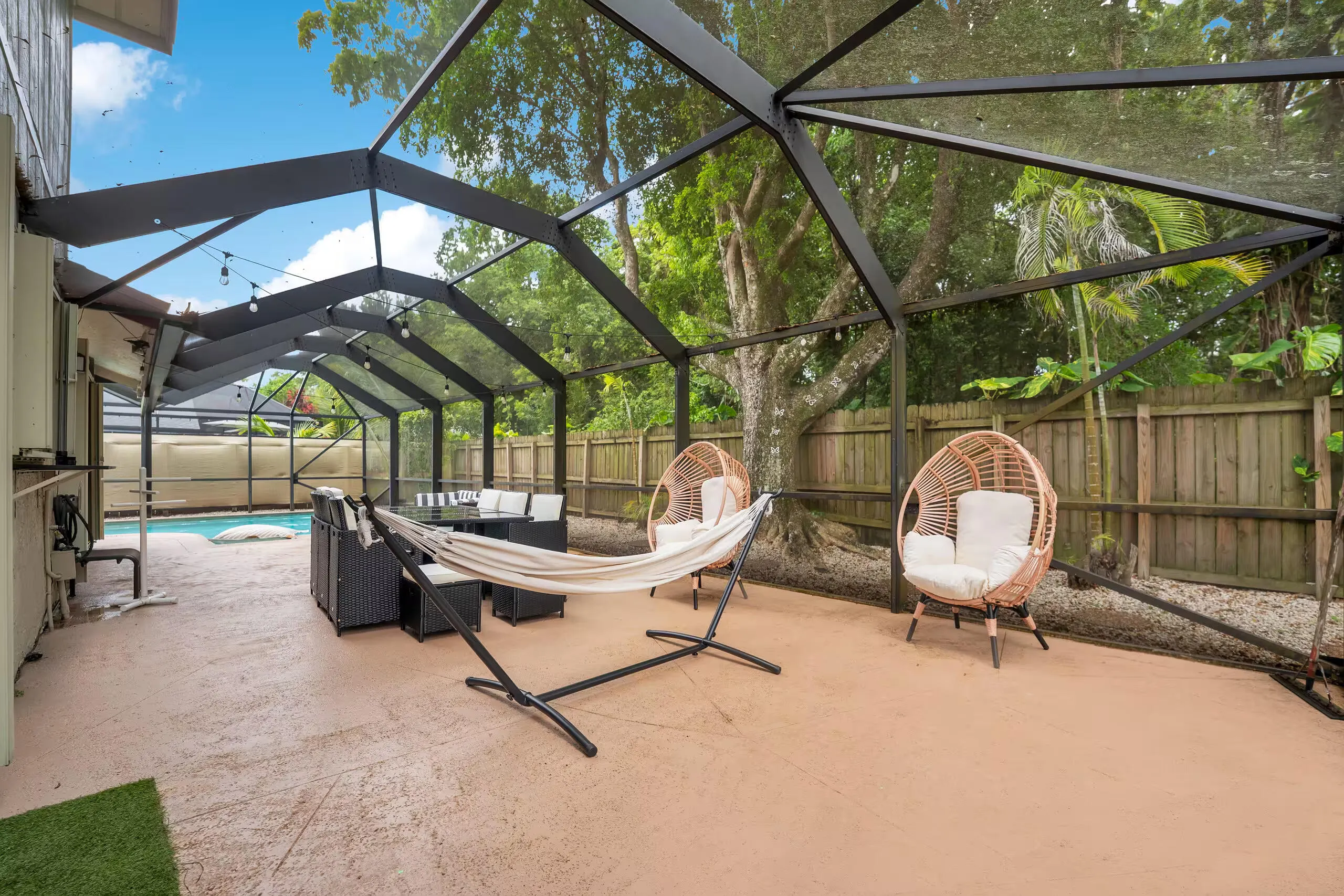 4966 NW 6TH Street