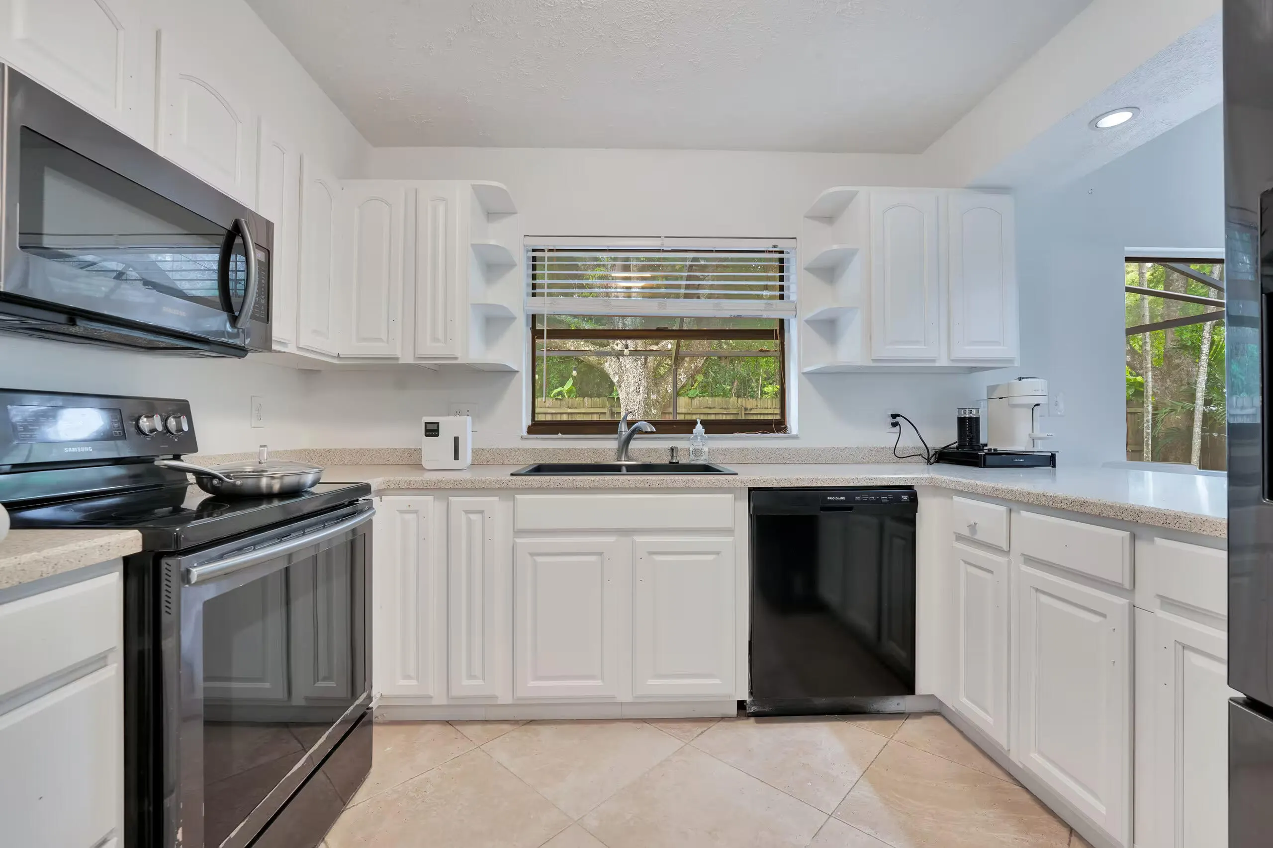 4966 NW 6TH Street