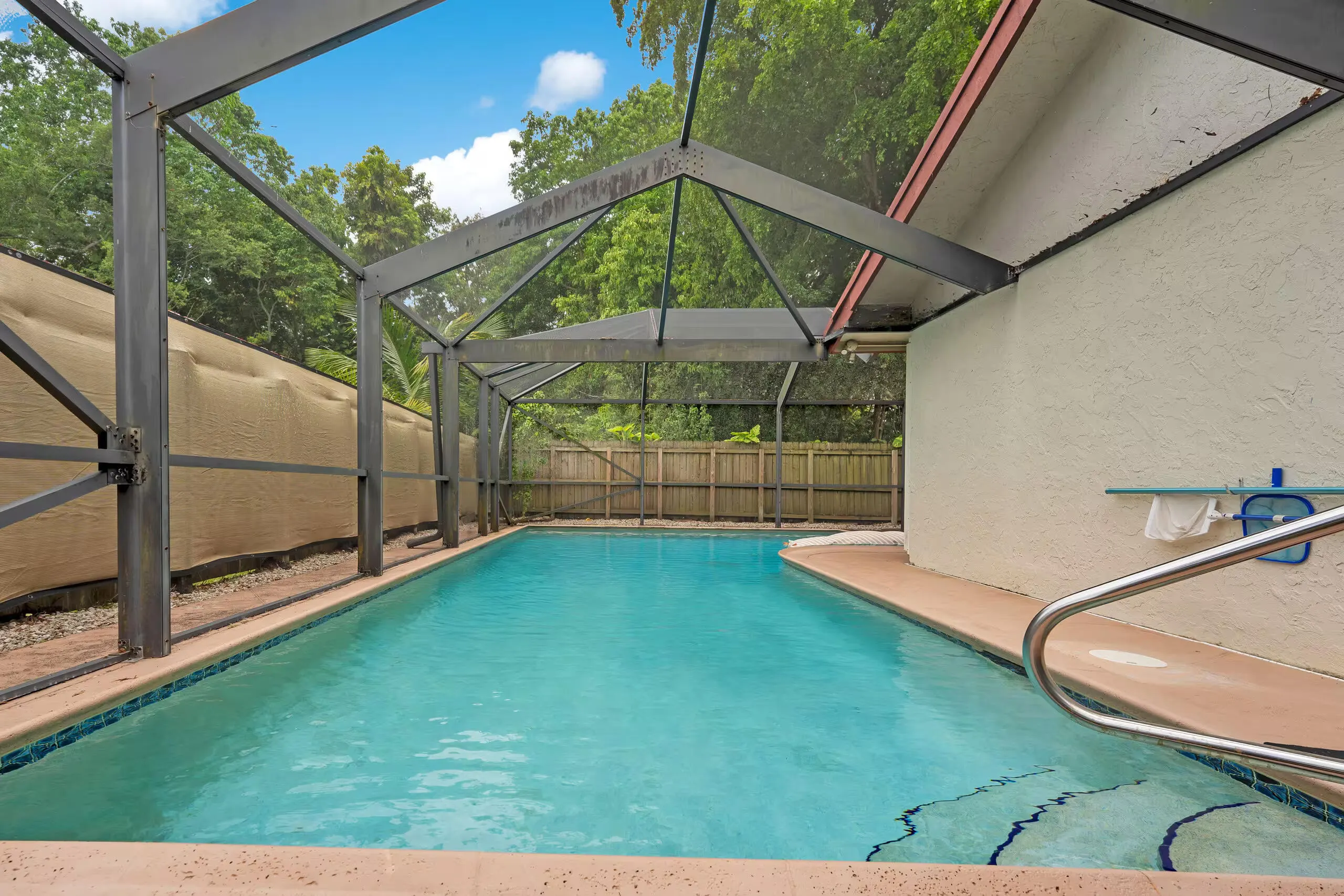 4966 NW 6TH Street