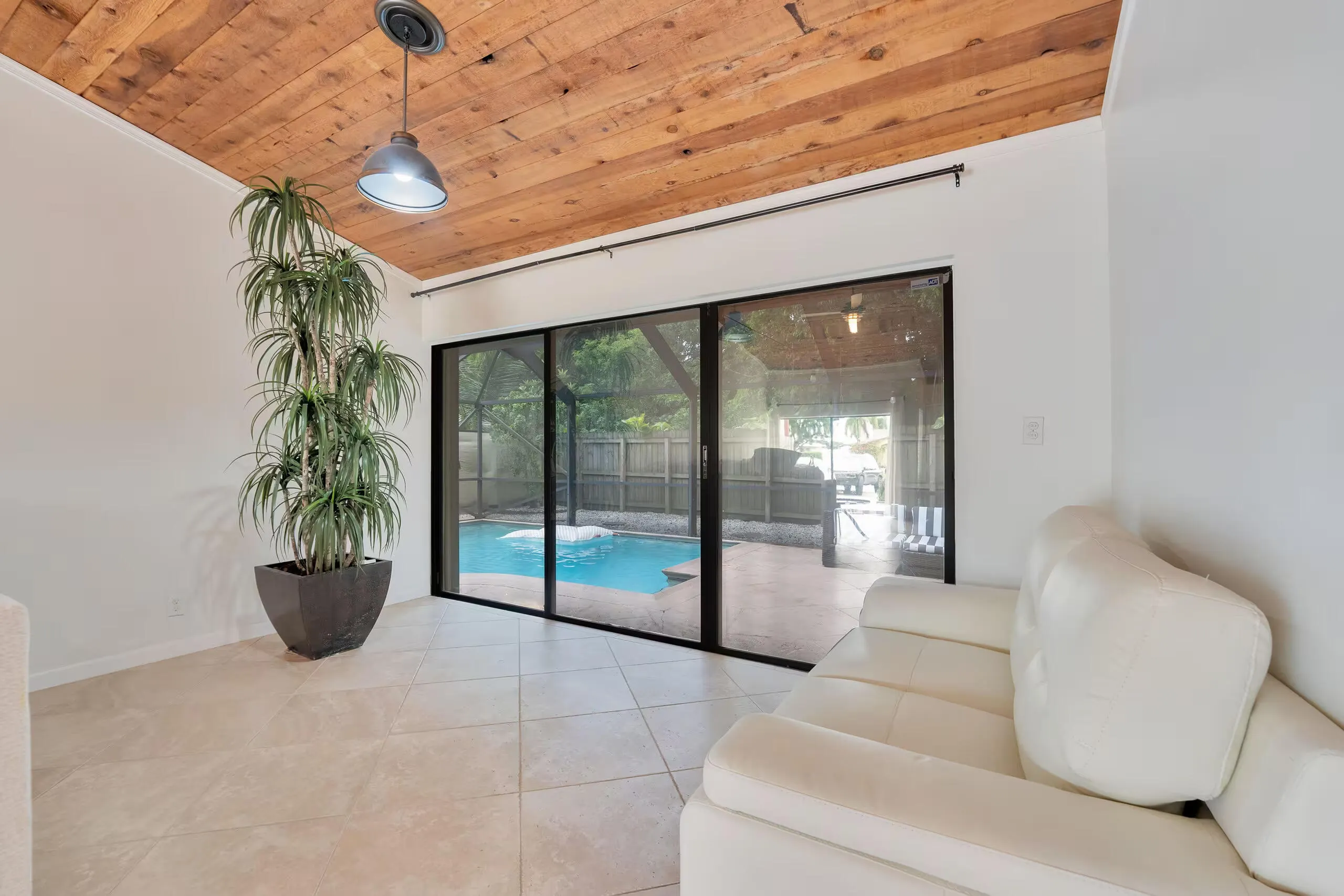 4966 NW 6TH Street