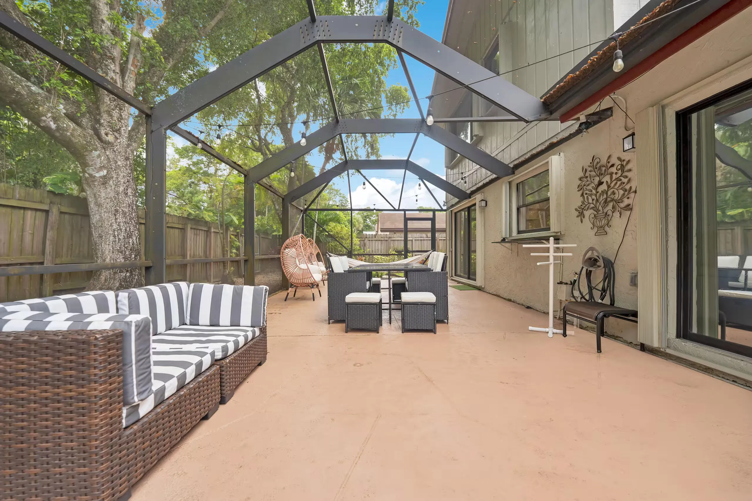 4966 NW 6TH Street