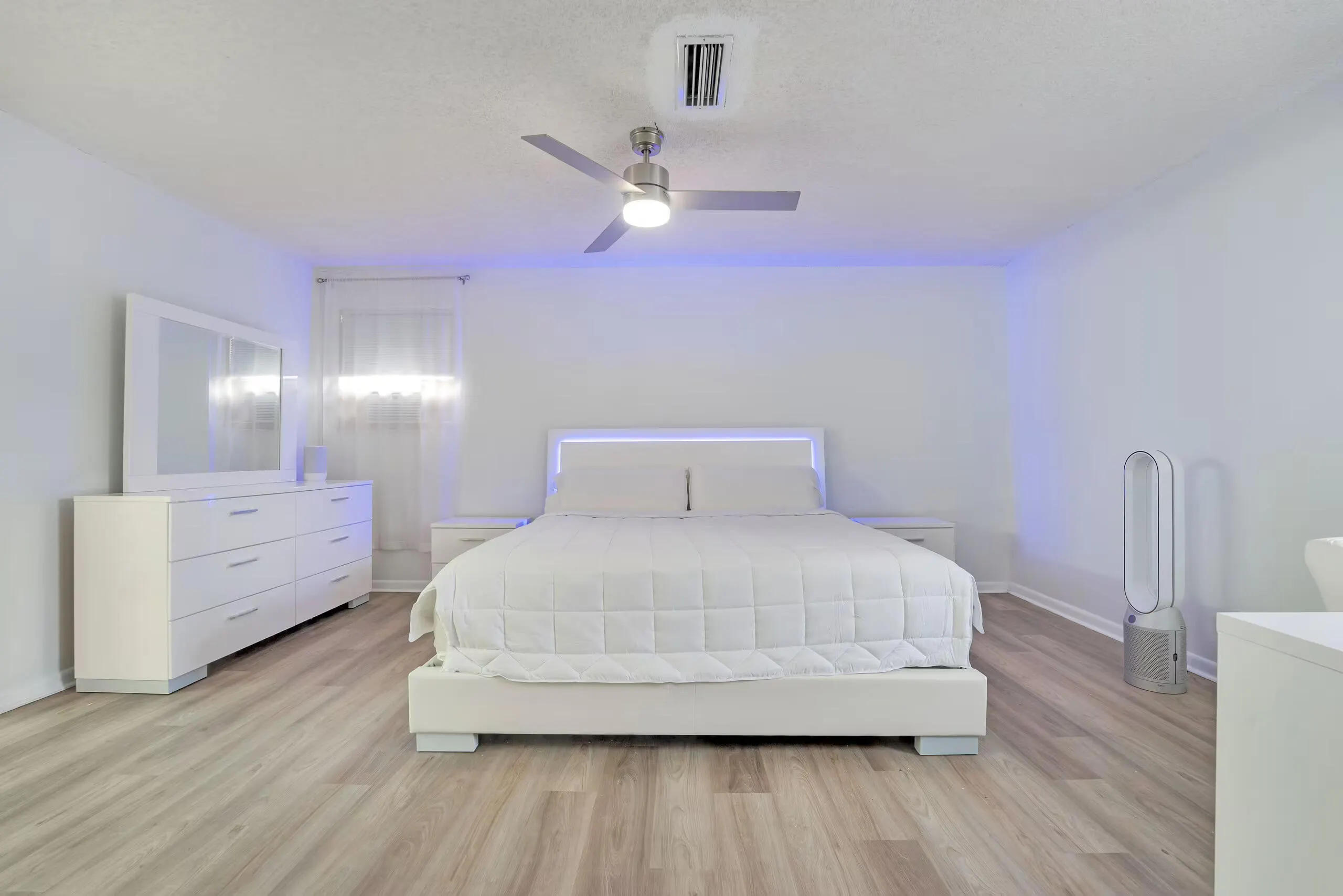 4966 NW 6TH Street