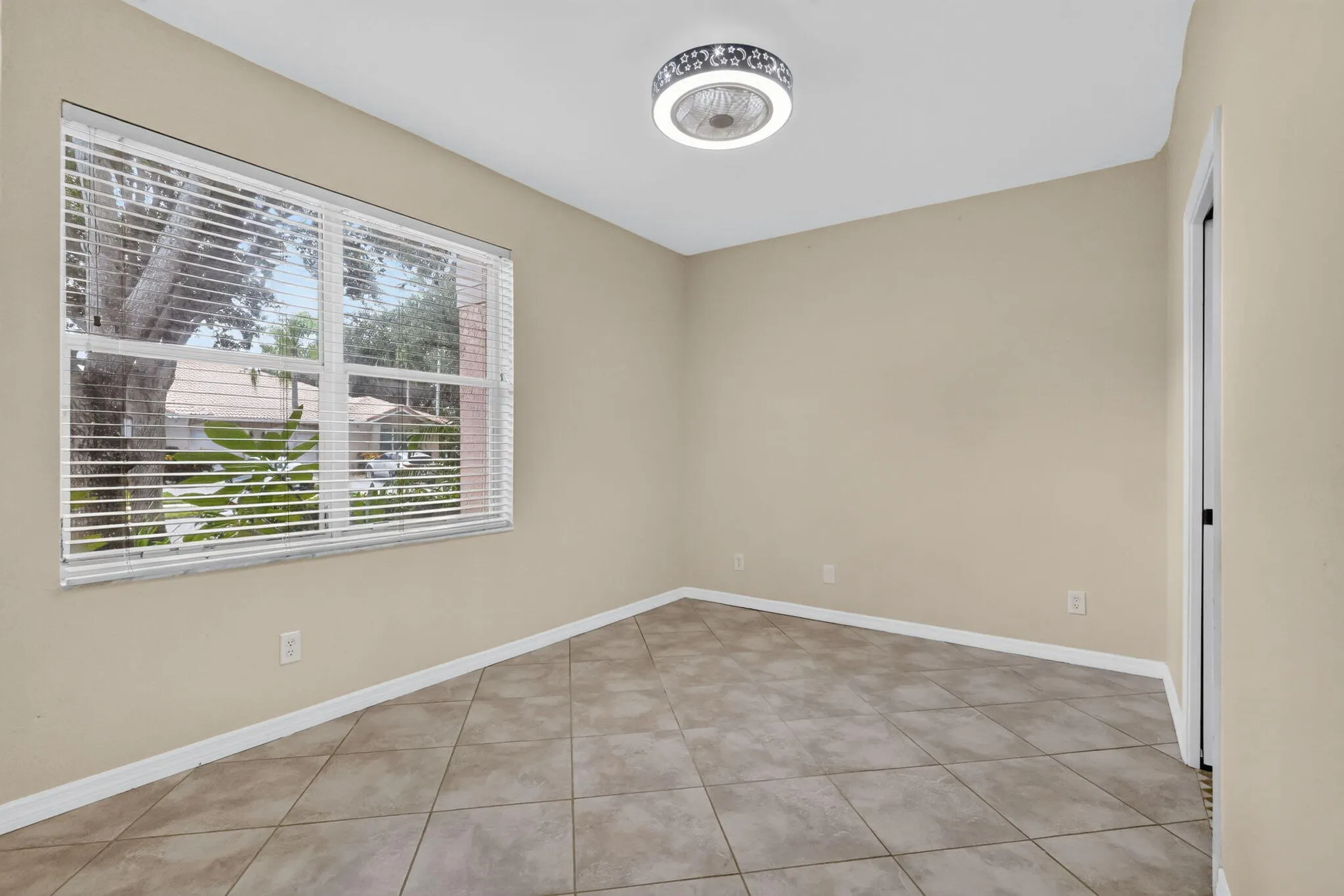2521 S Coral Trace Circle