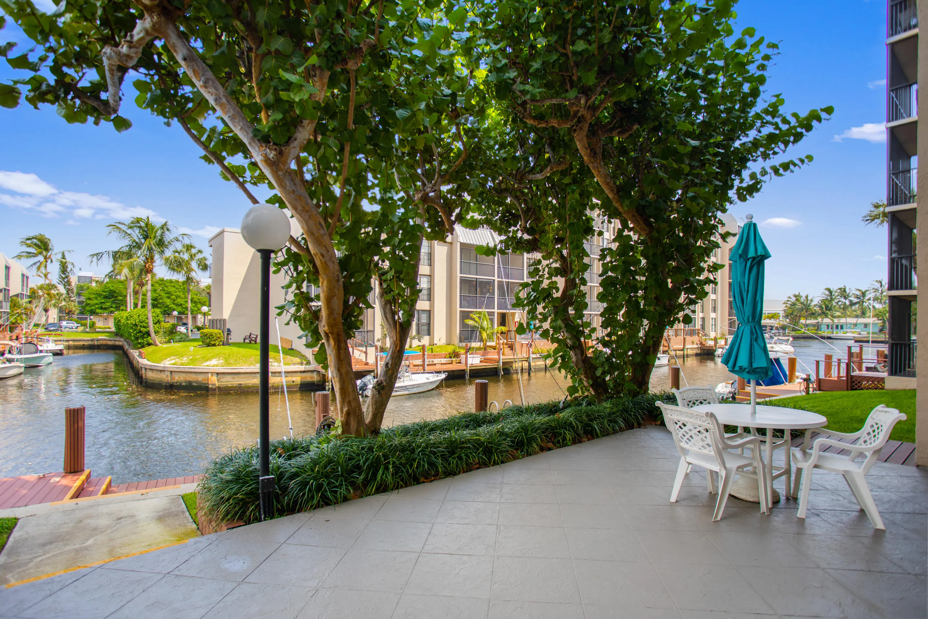 17 Royal Palm Way #6010