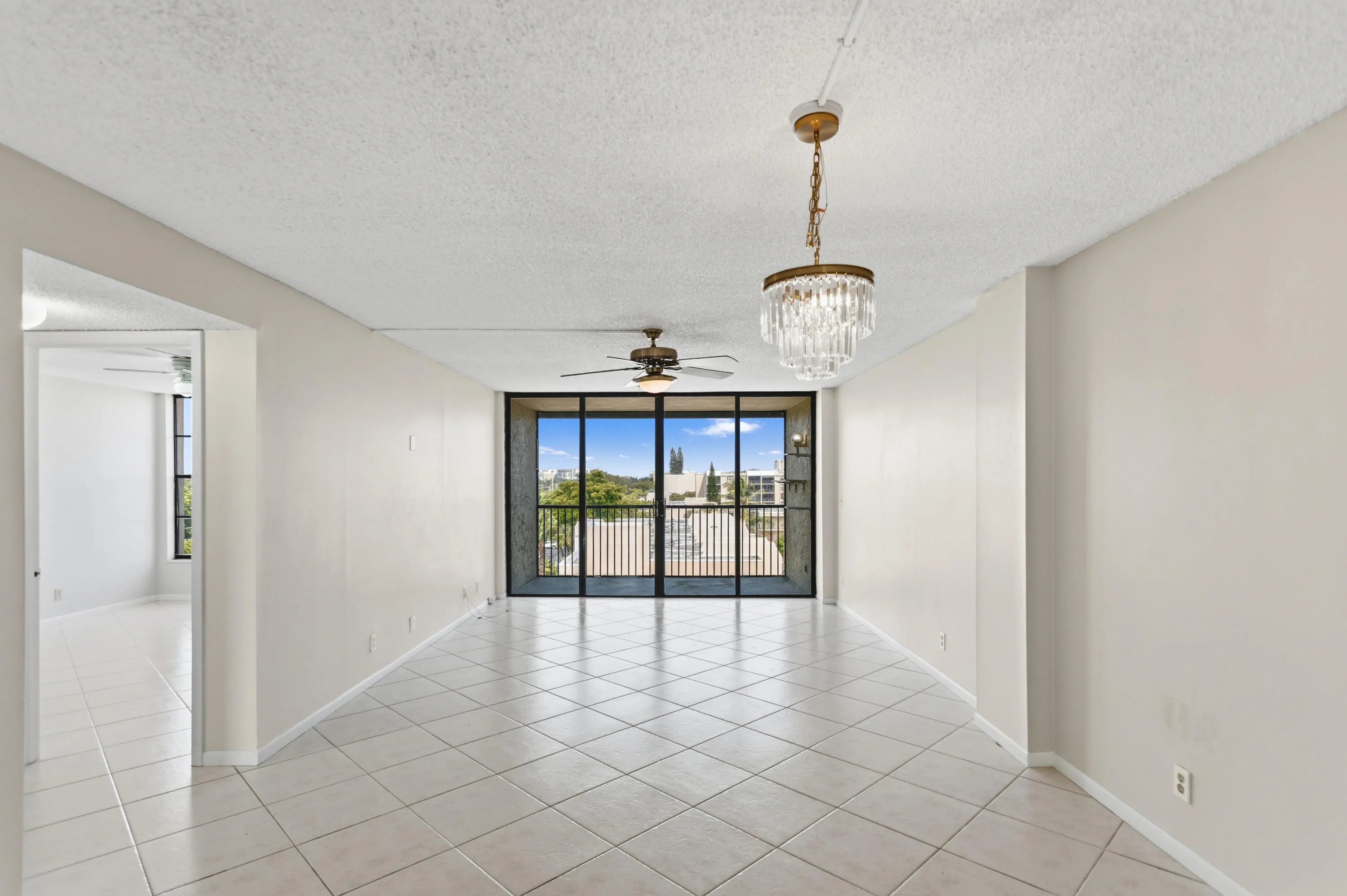 17 Royal Palm Way #6010