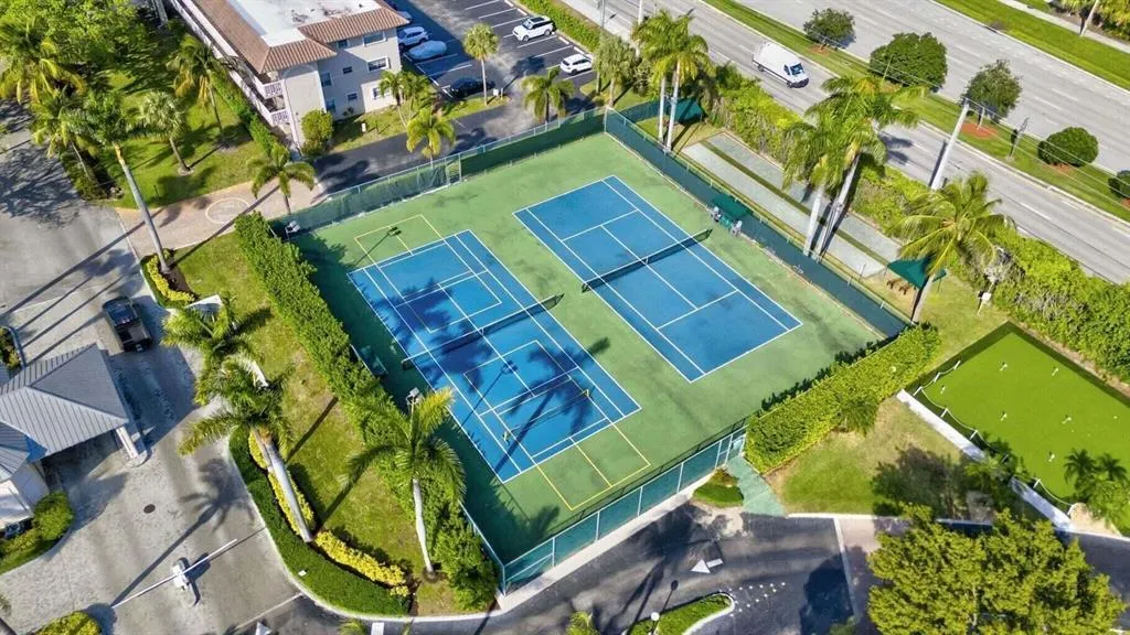 17 Royal Palm Way #6010