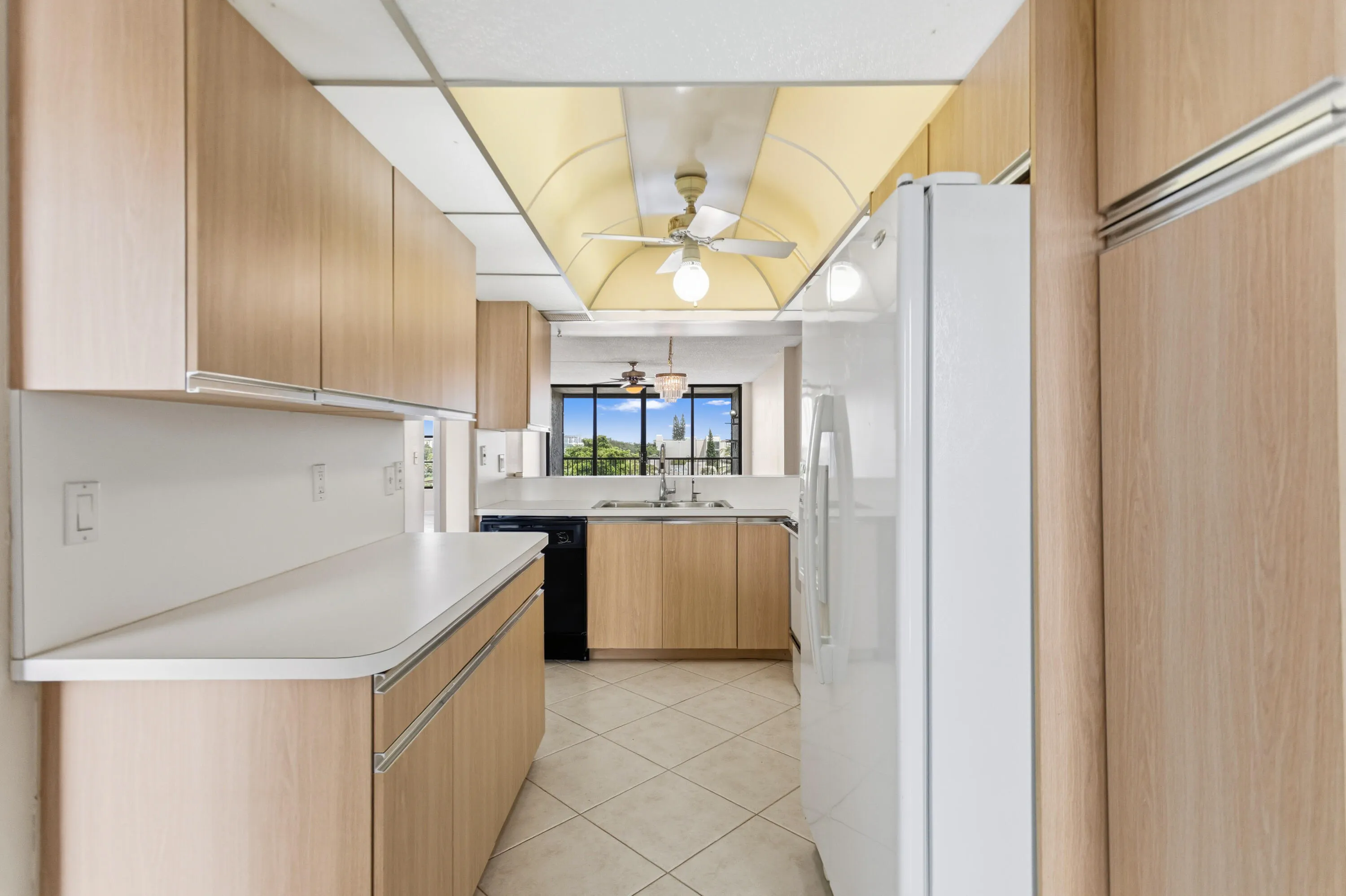 17 Royal Palm Way #6010
