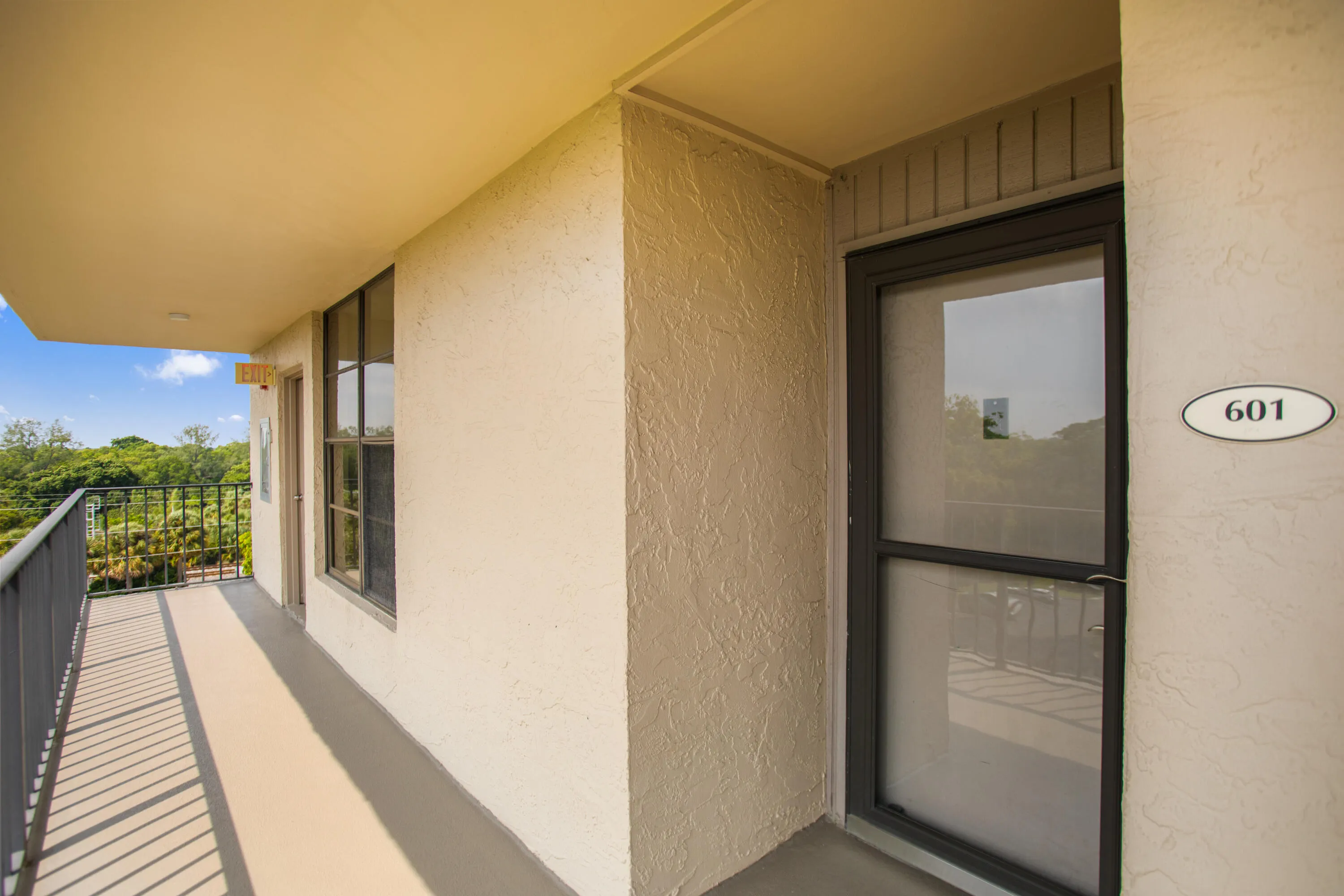 17 Royal Palm Way #6010
