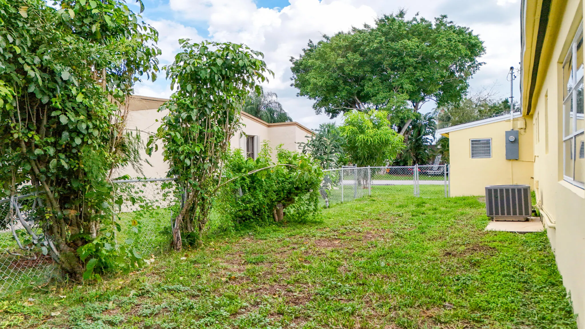2647 NW 62ND Avenue