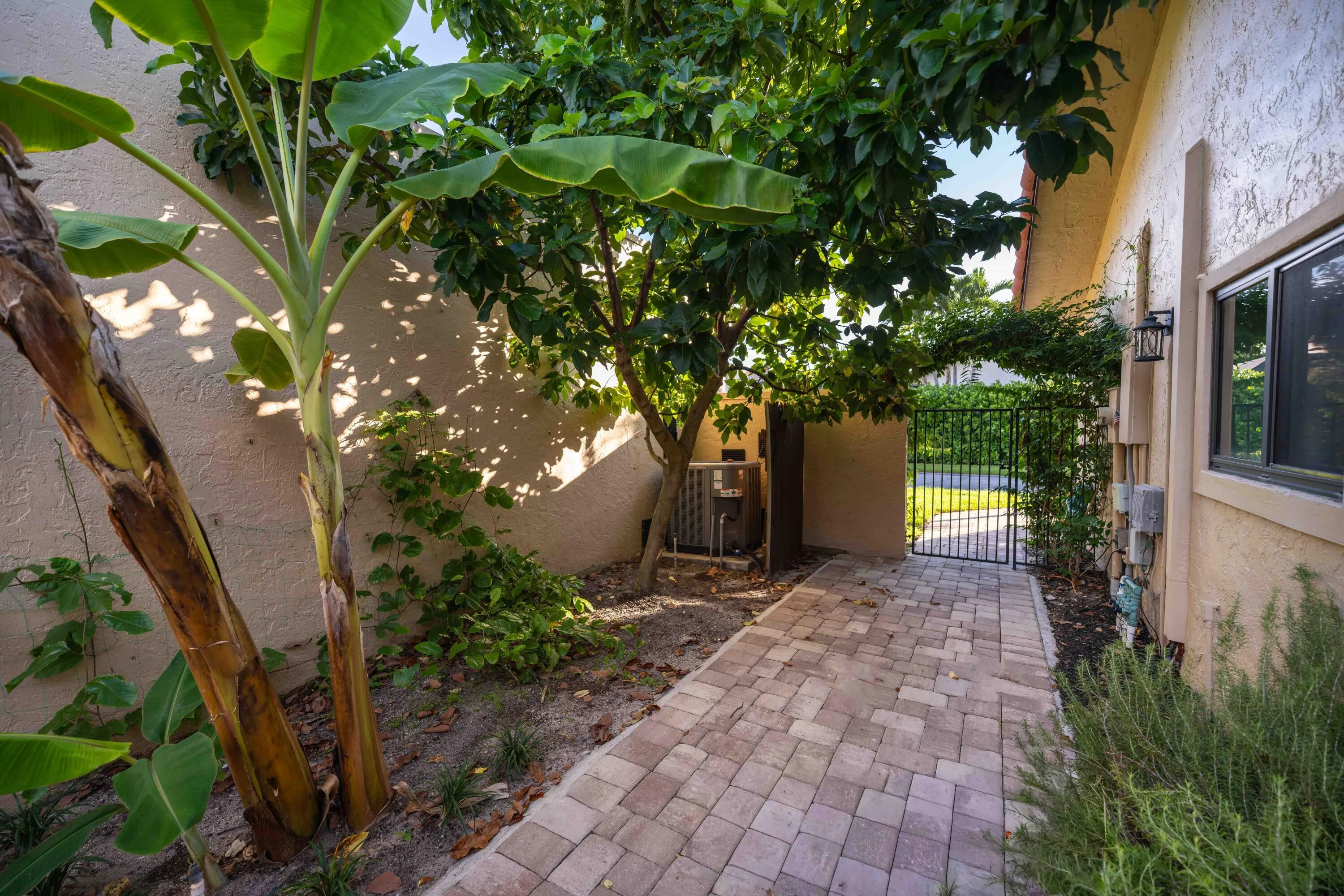 21356 SONESTA Way