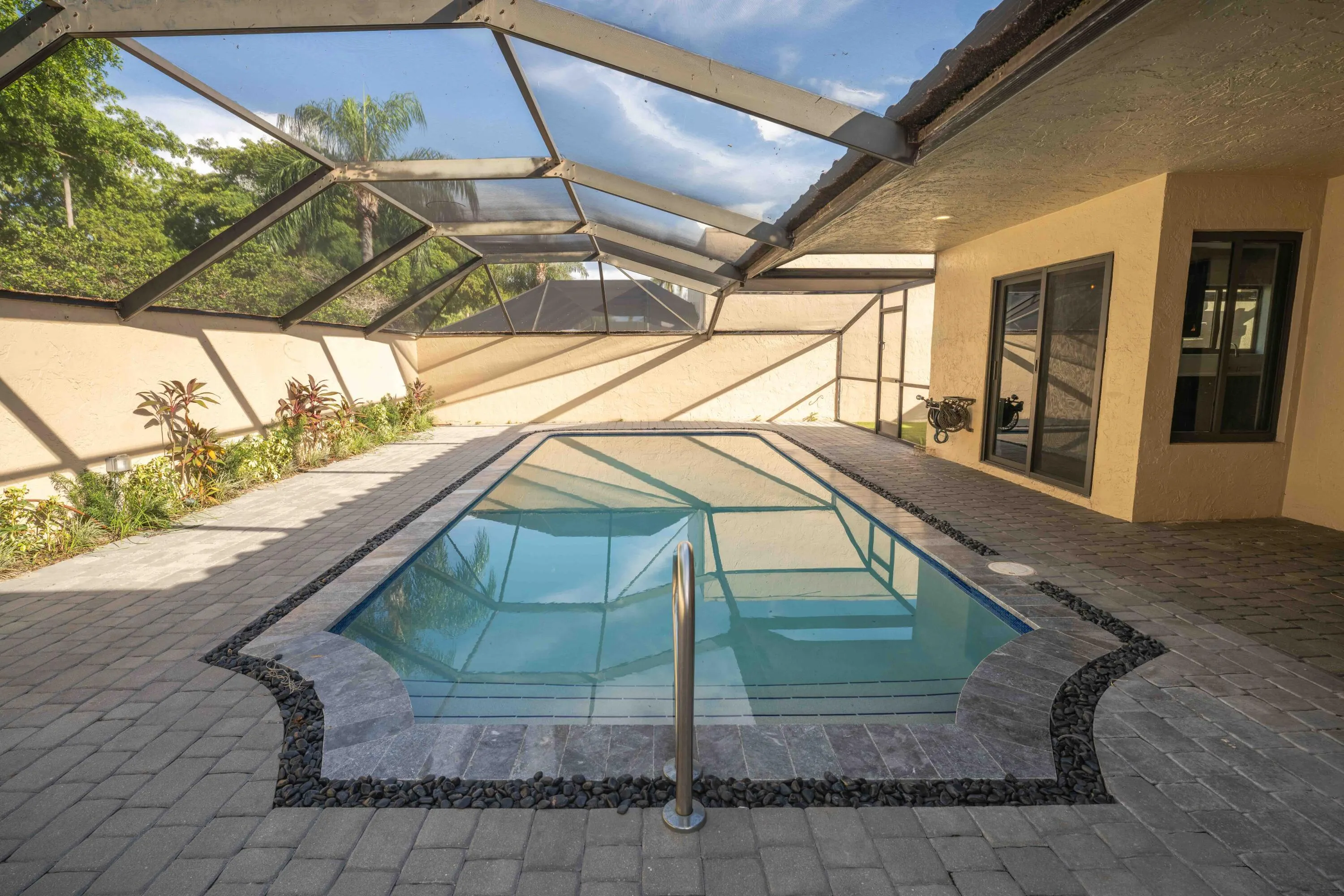 21356 SONESTA Way