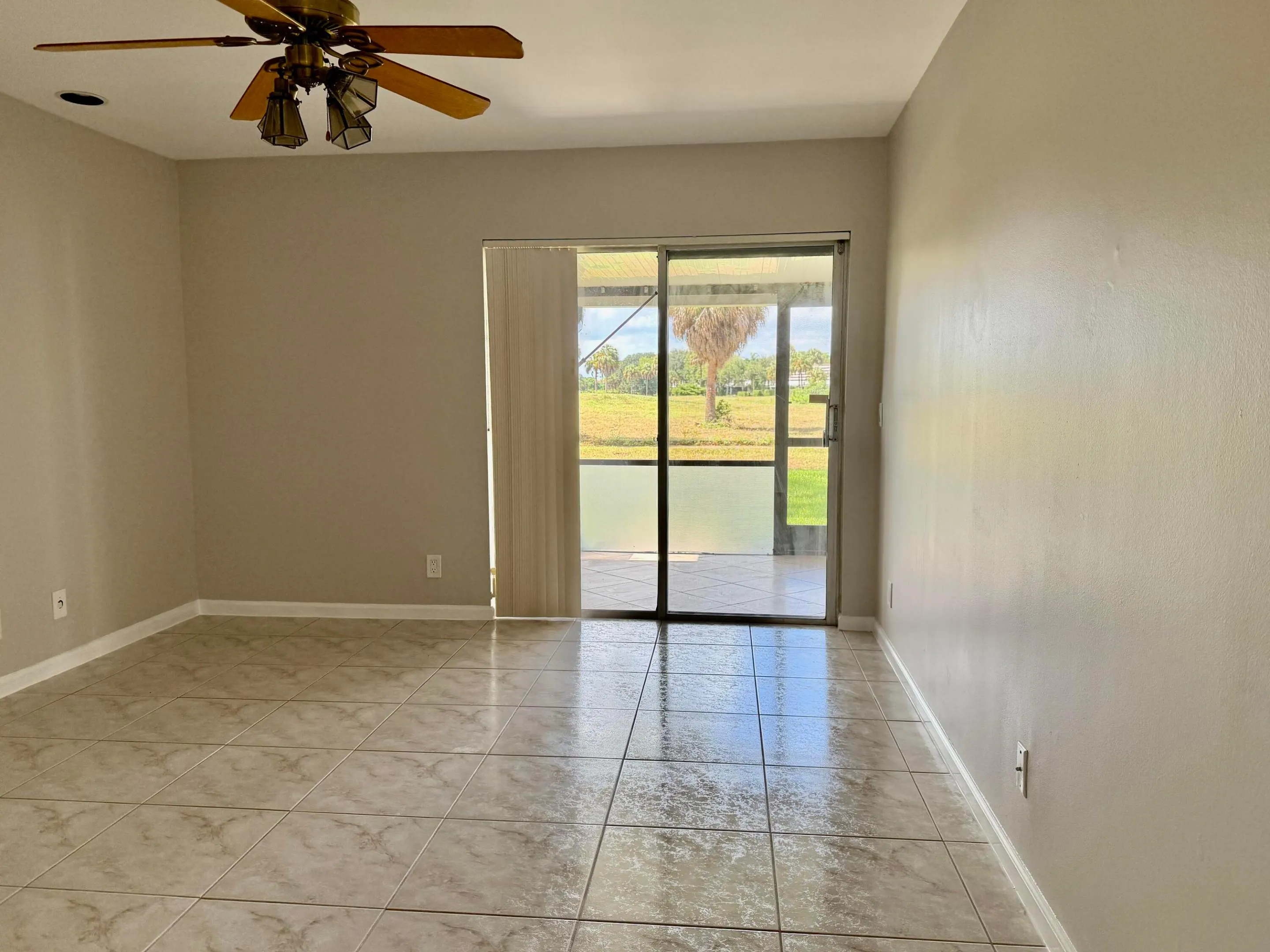 7426 PINEWALK Drive S #19-4