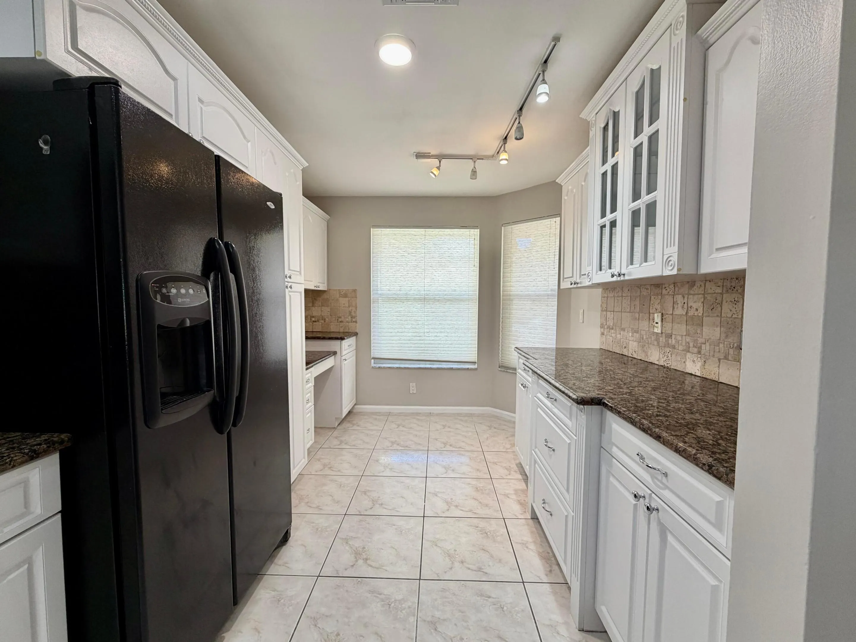 7426 PINEWALK Drive S #19-4