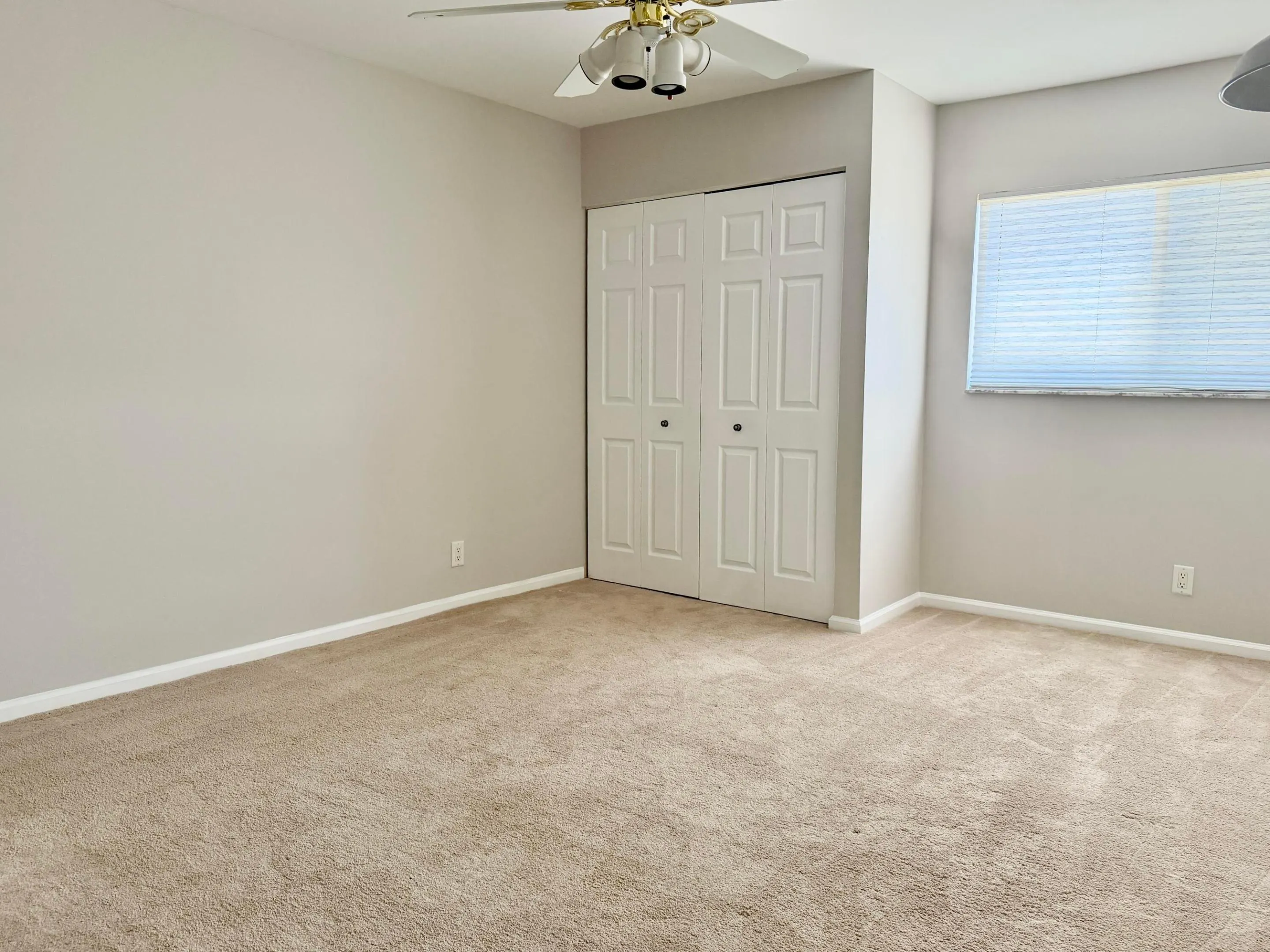 7426 PINEWALK Drive S #19-4