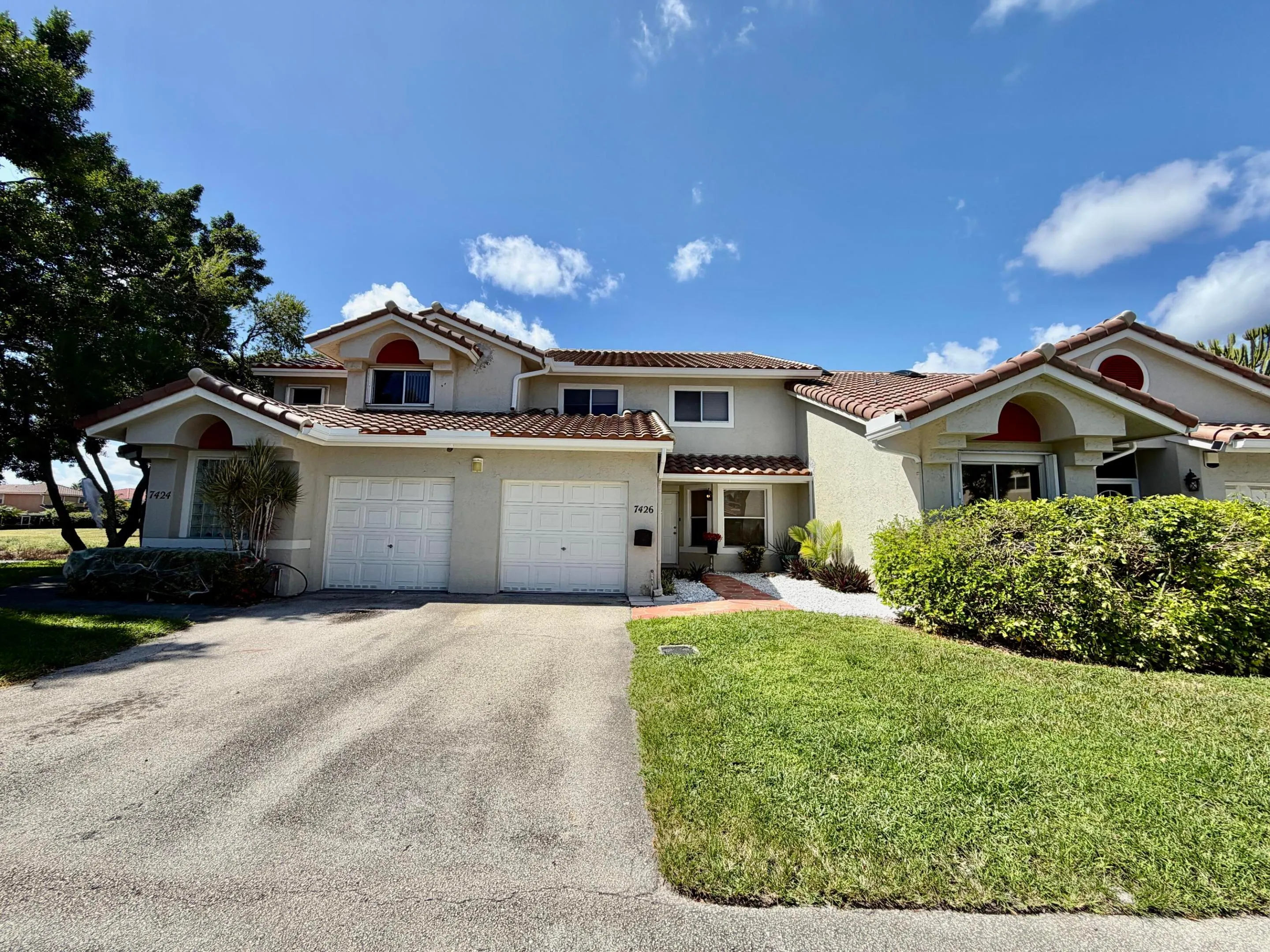 7426 PINEWALK Drive S #19-4