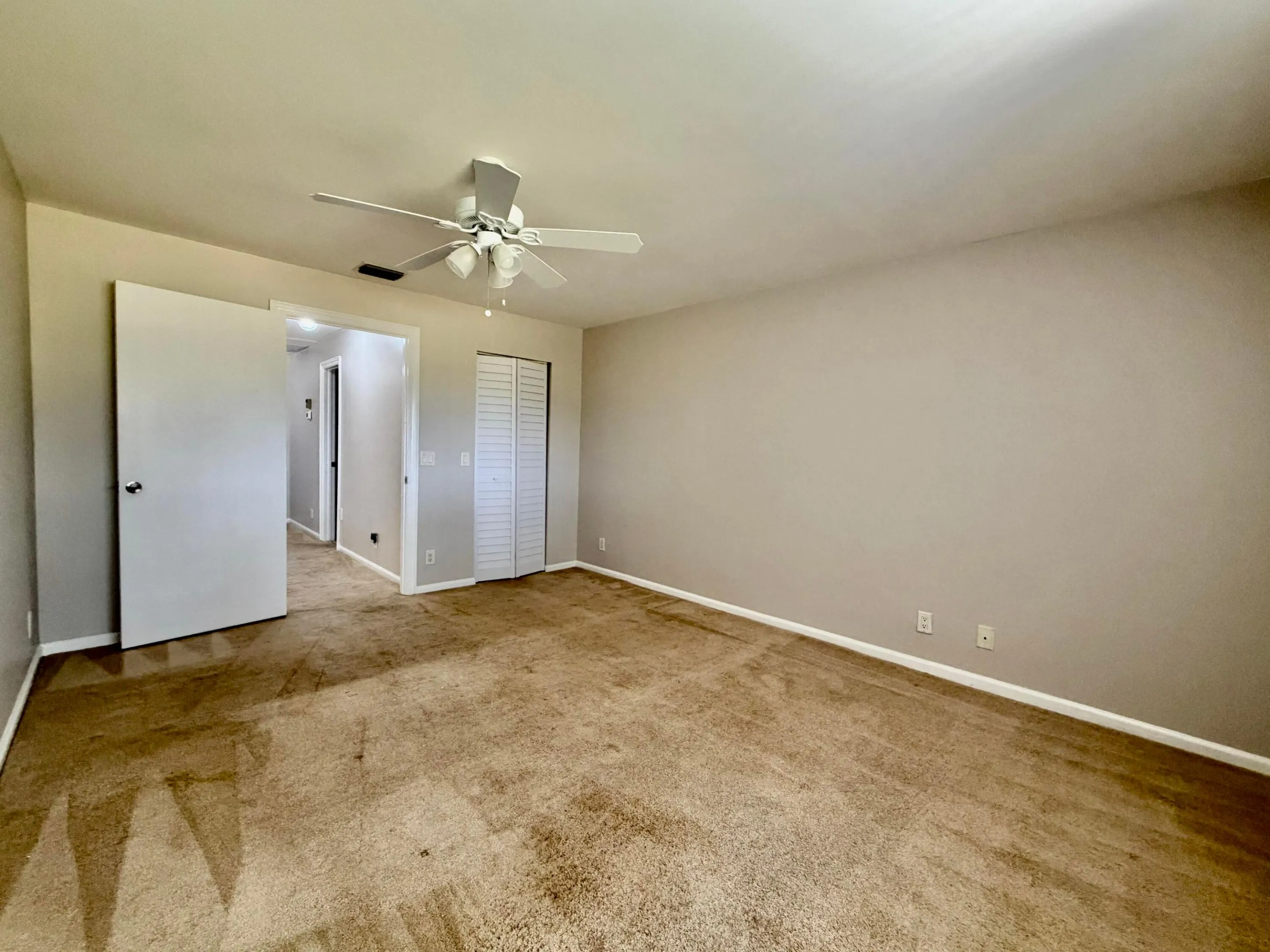 7426 PINEWALK Drive S #19-4