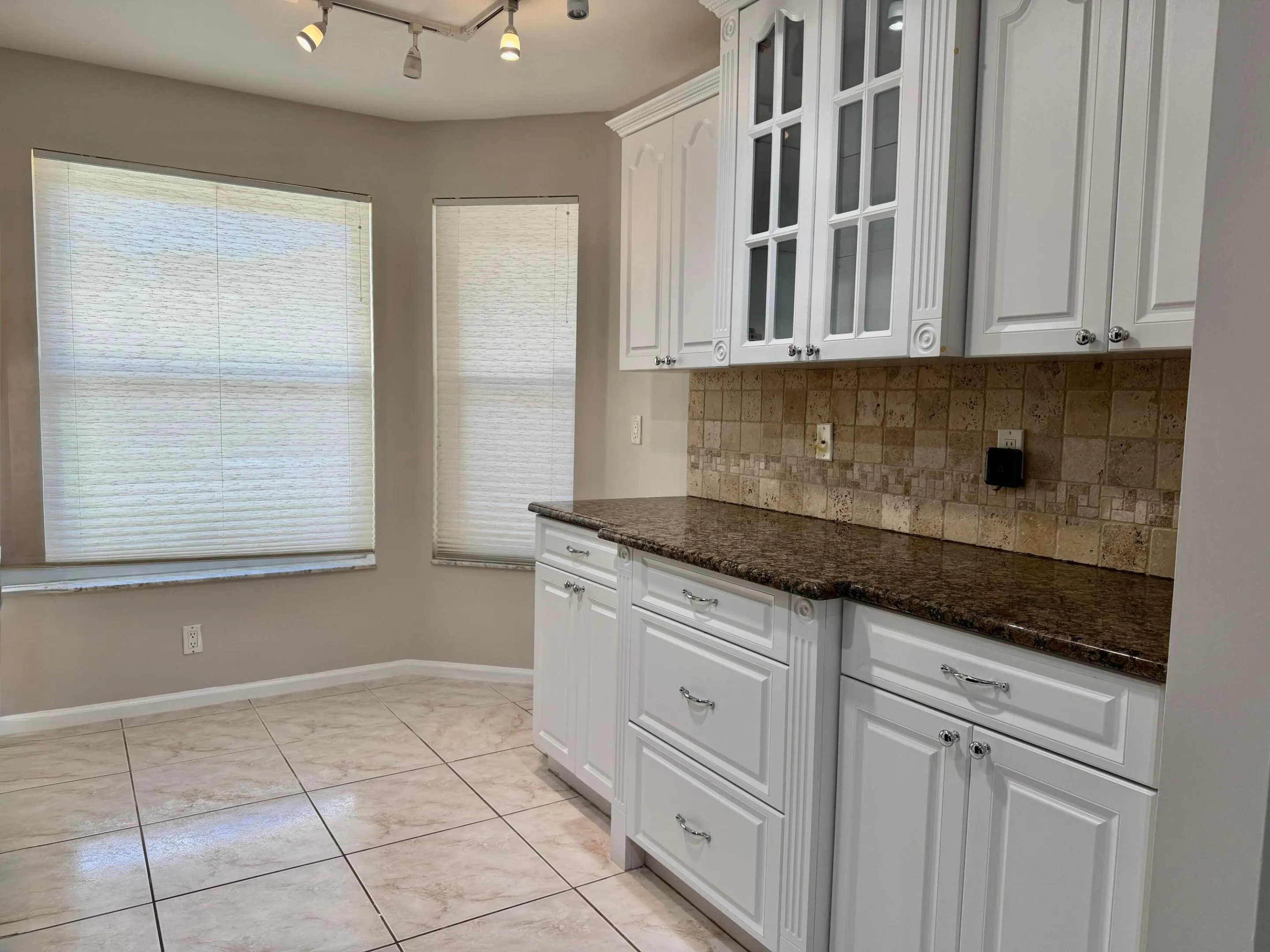 7426 PINEWALK Drive S #19-4