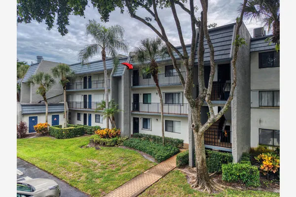 4833 Esedra Court #305
