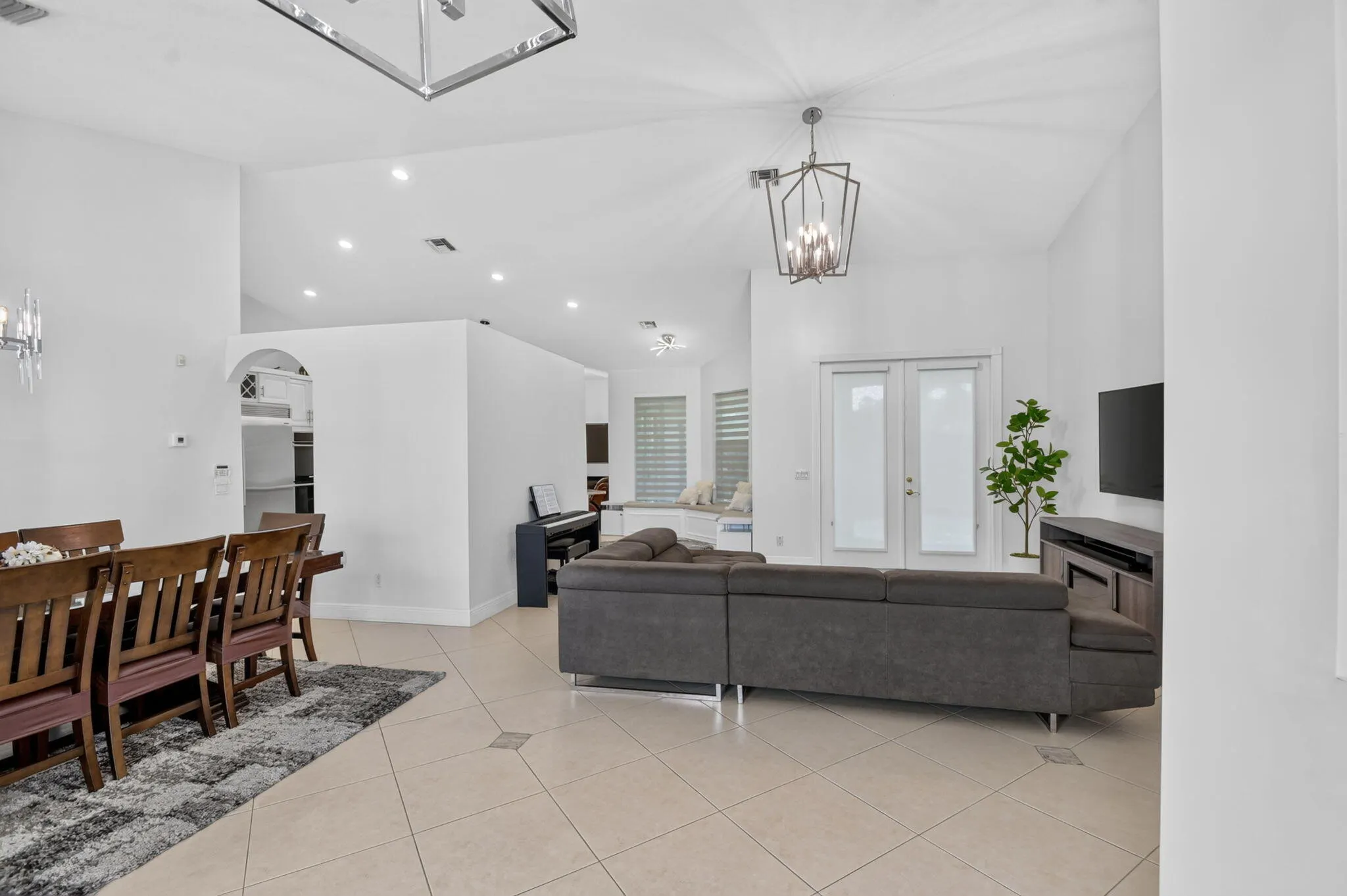 2676 YARMOUTH Drive