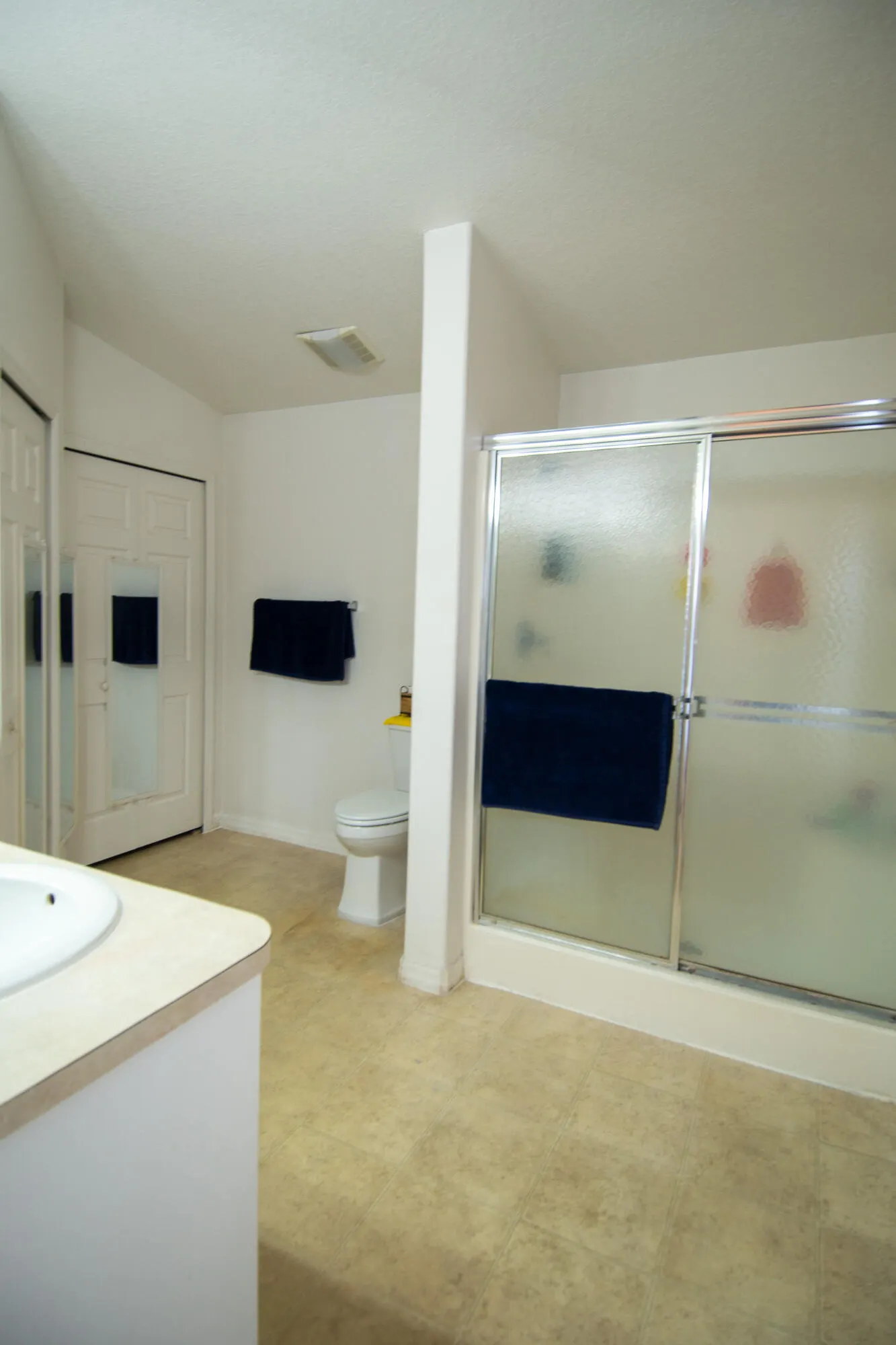 876 GREENLEAF Circle
