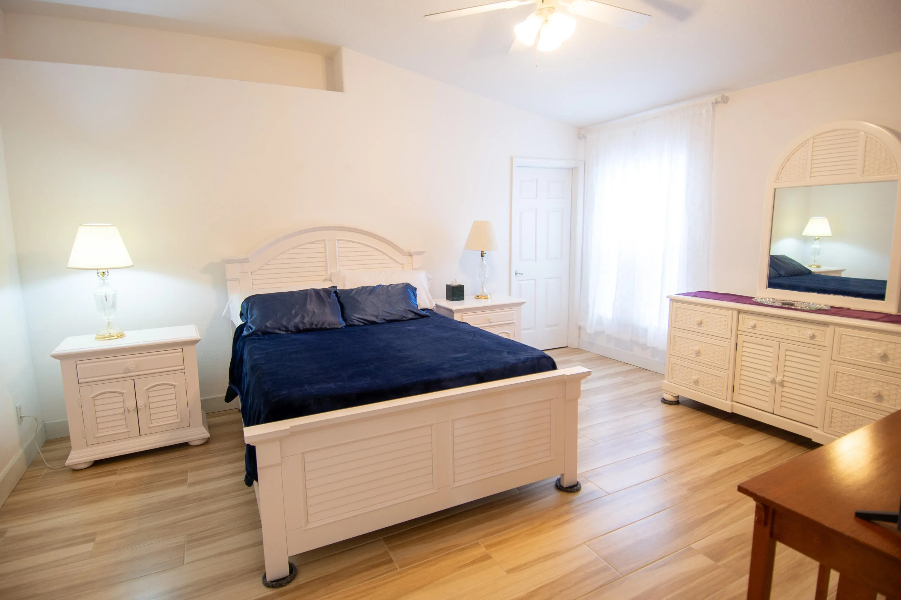 876 GREENLEAF Circle