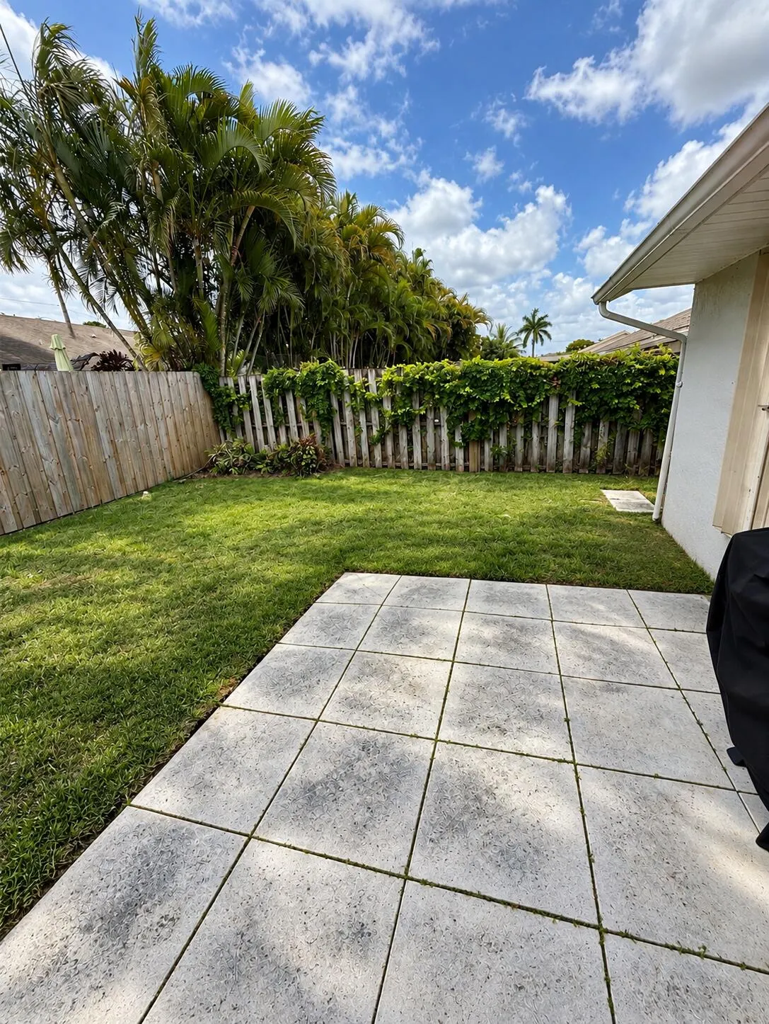 4222 NW 6th Court