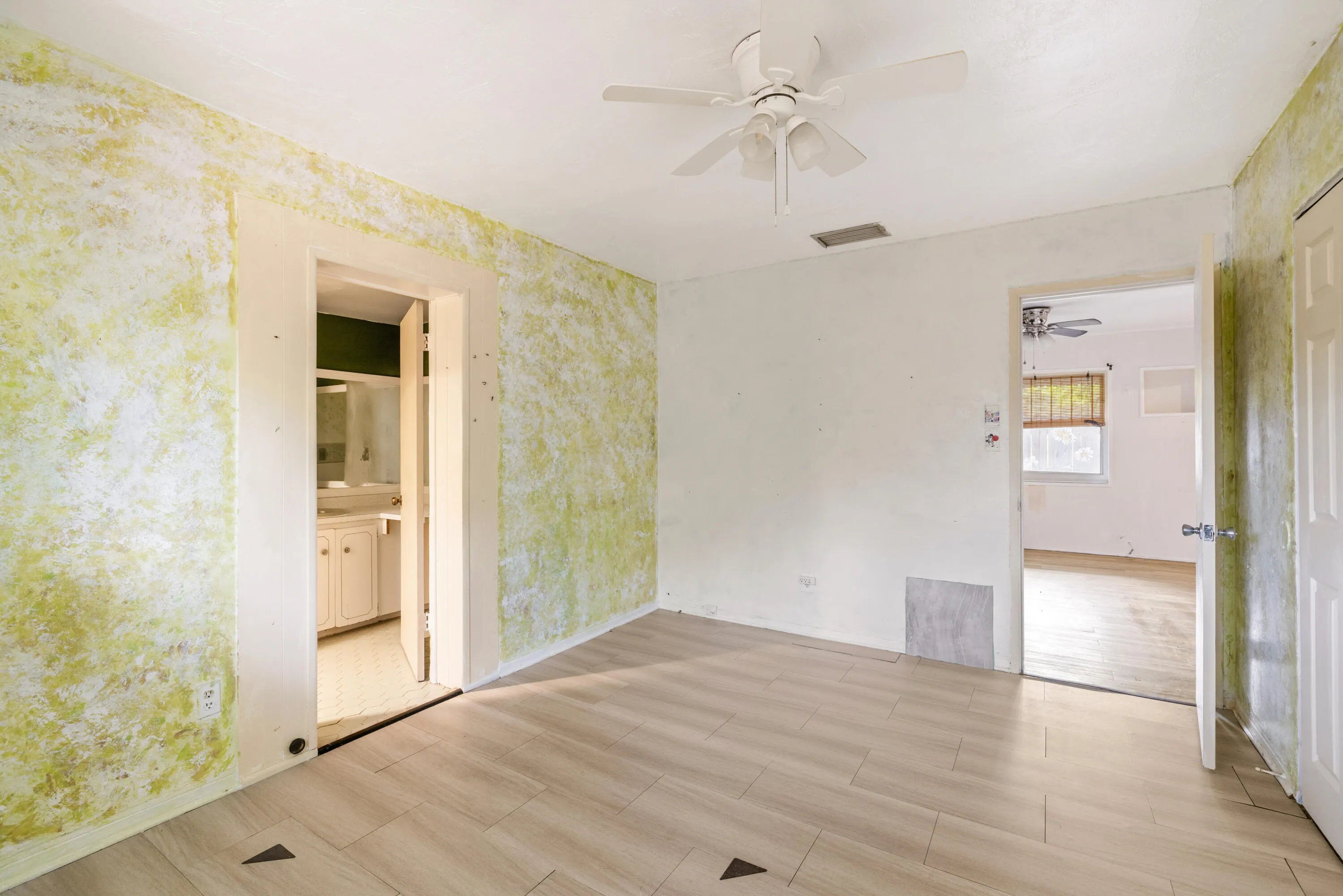 2645 11TH Court