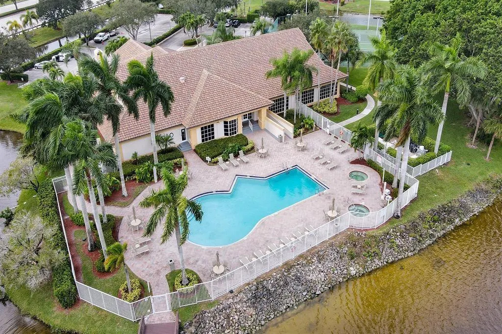 1713 CARRIAGE BROOKE Drive