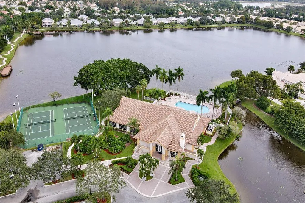 1713 CARRIAGE BROOKE Drive