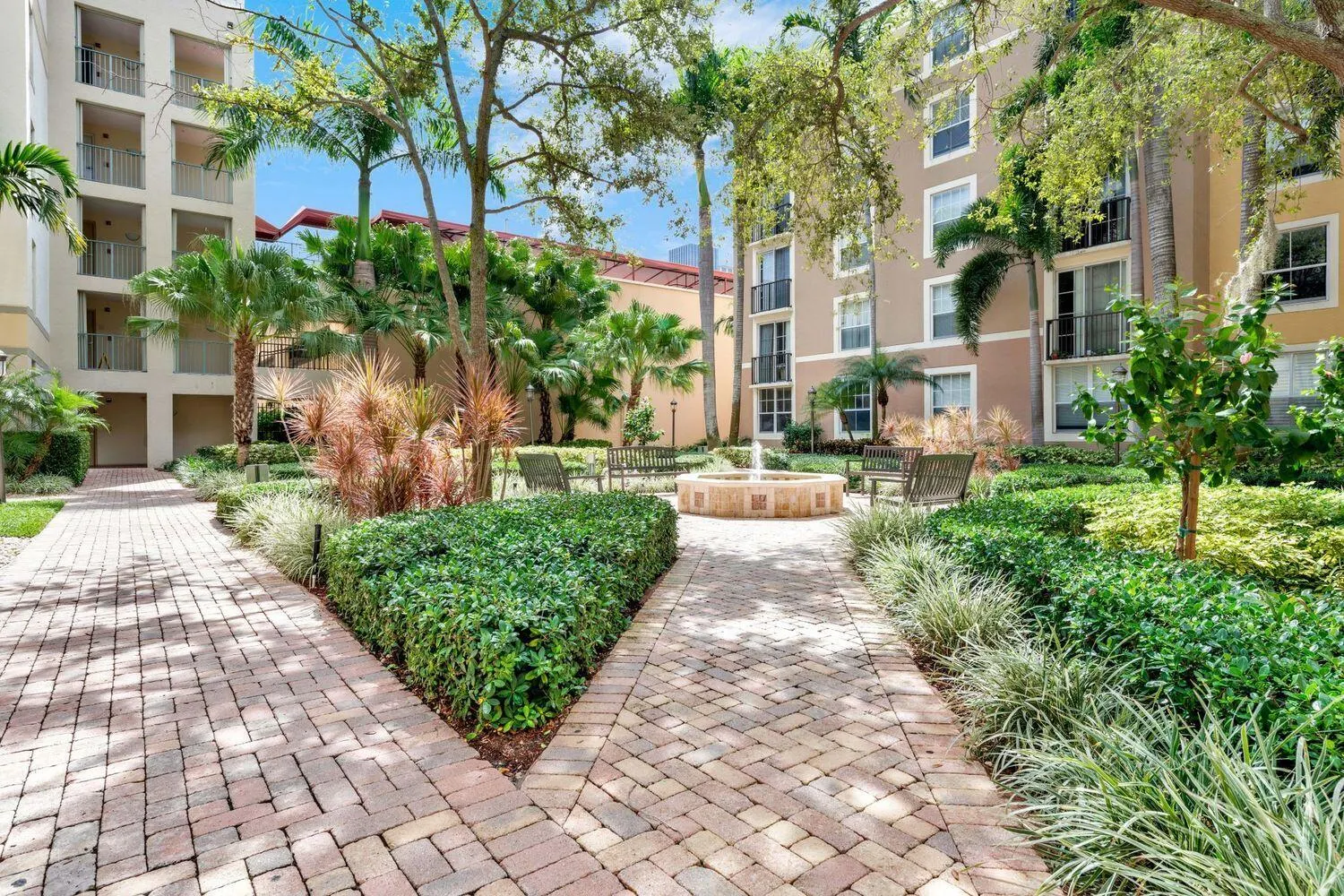 630 S Sapodilla Avenue #433