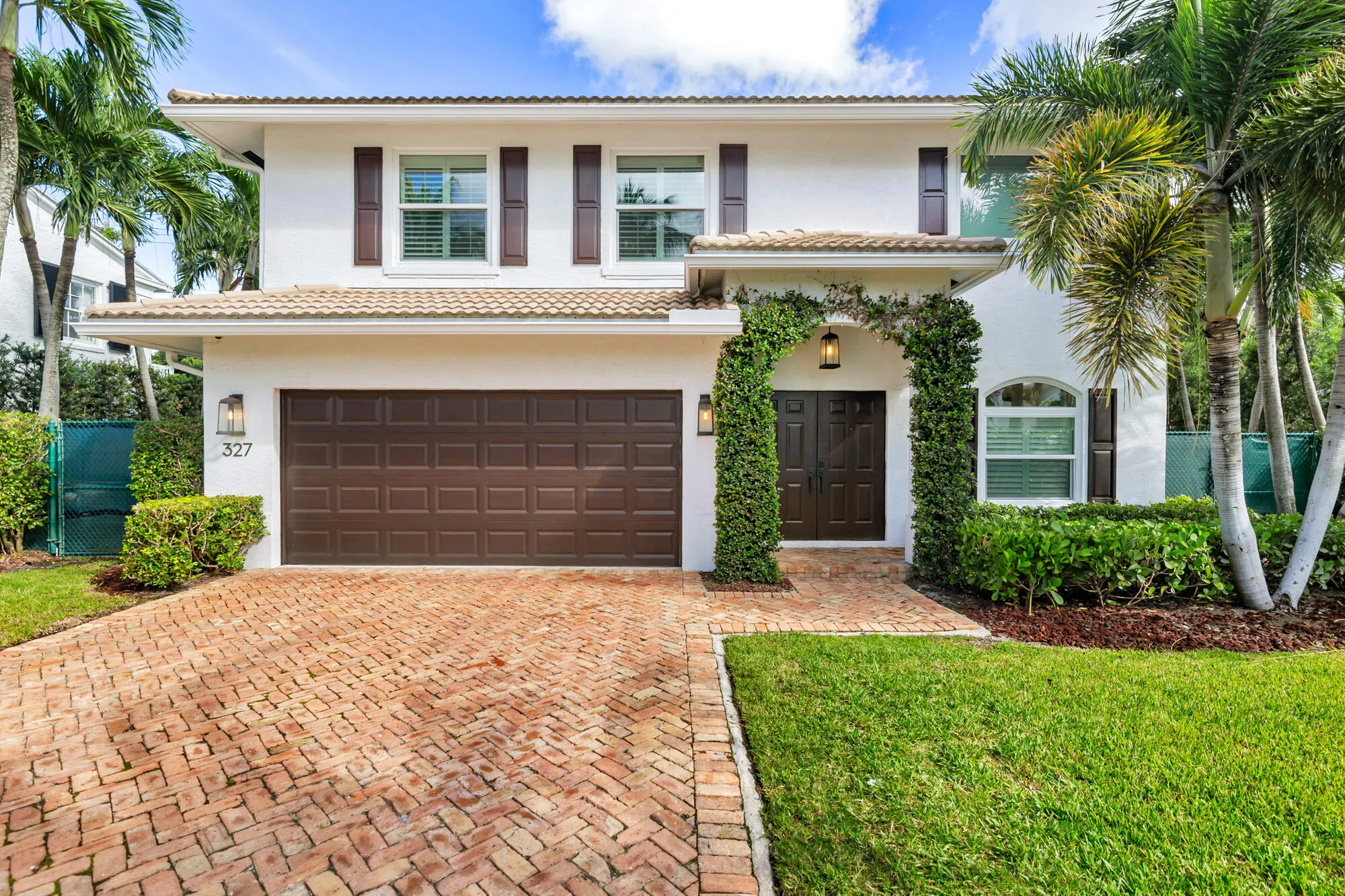 327 Monceaux Road