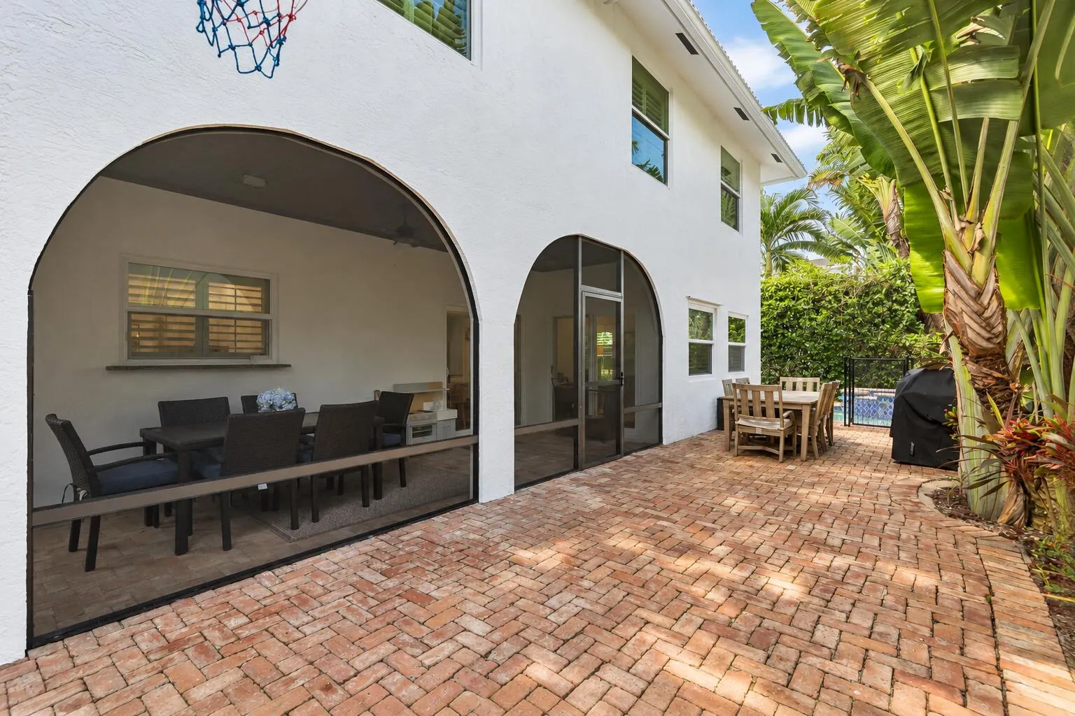 327 Monceaux Road