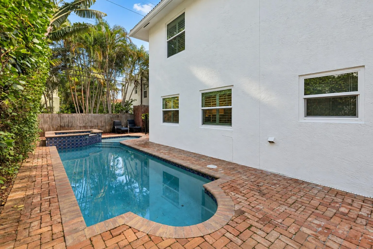 327 Monceaux Road