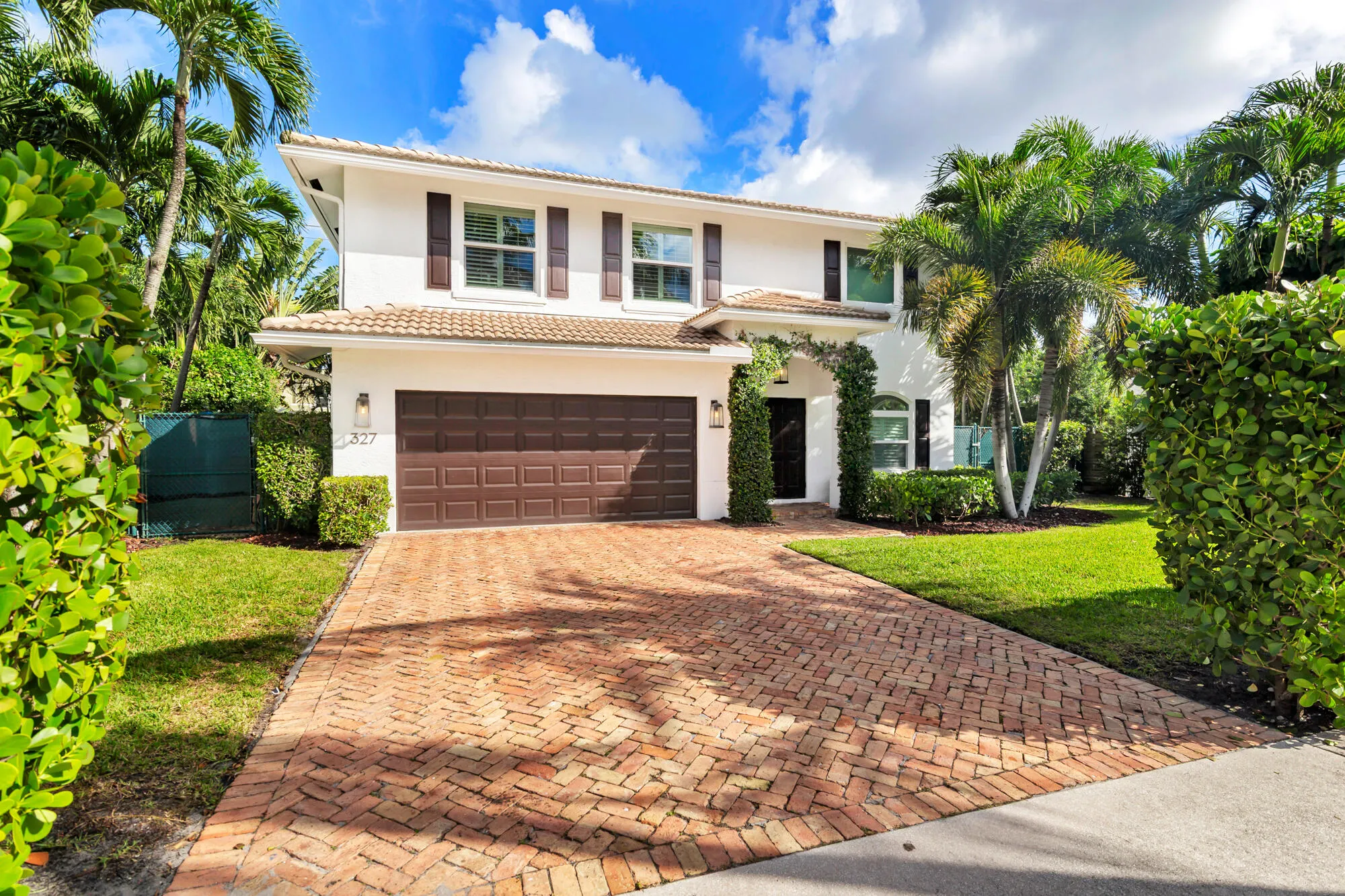 327 Monceaux Road