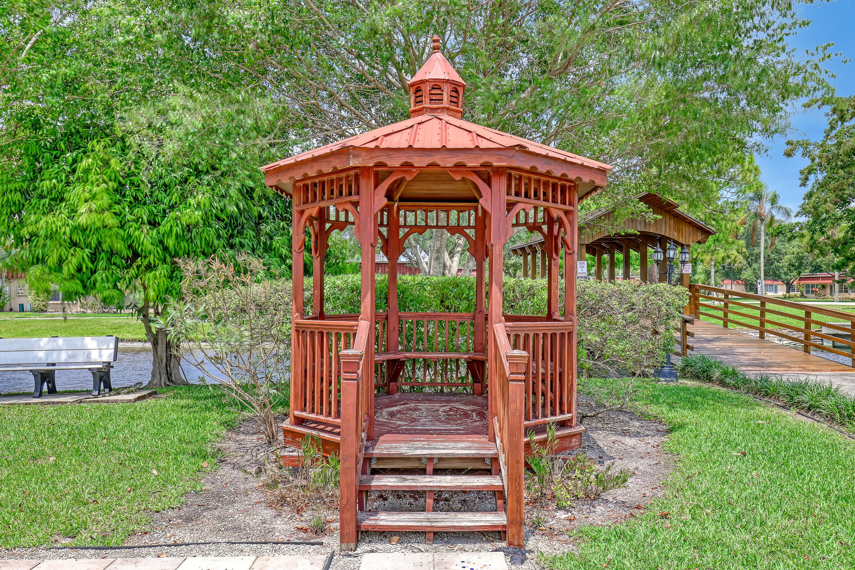 553 COVERED BRIDGE Boulevard