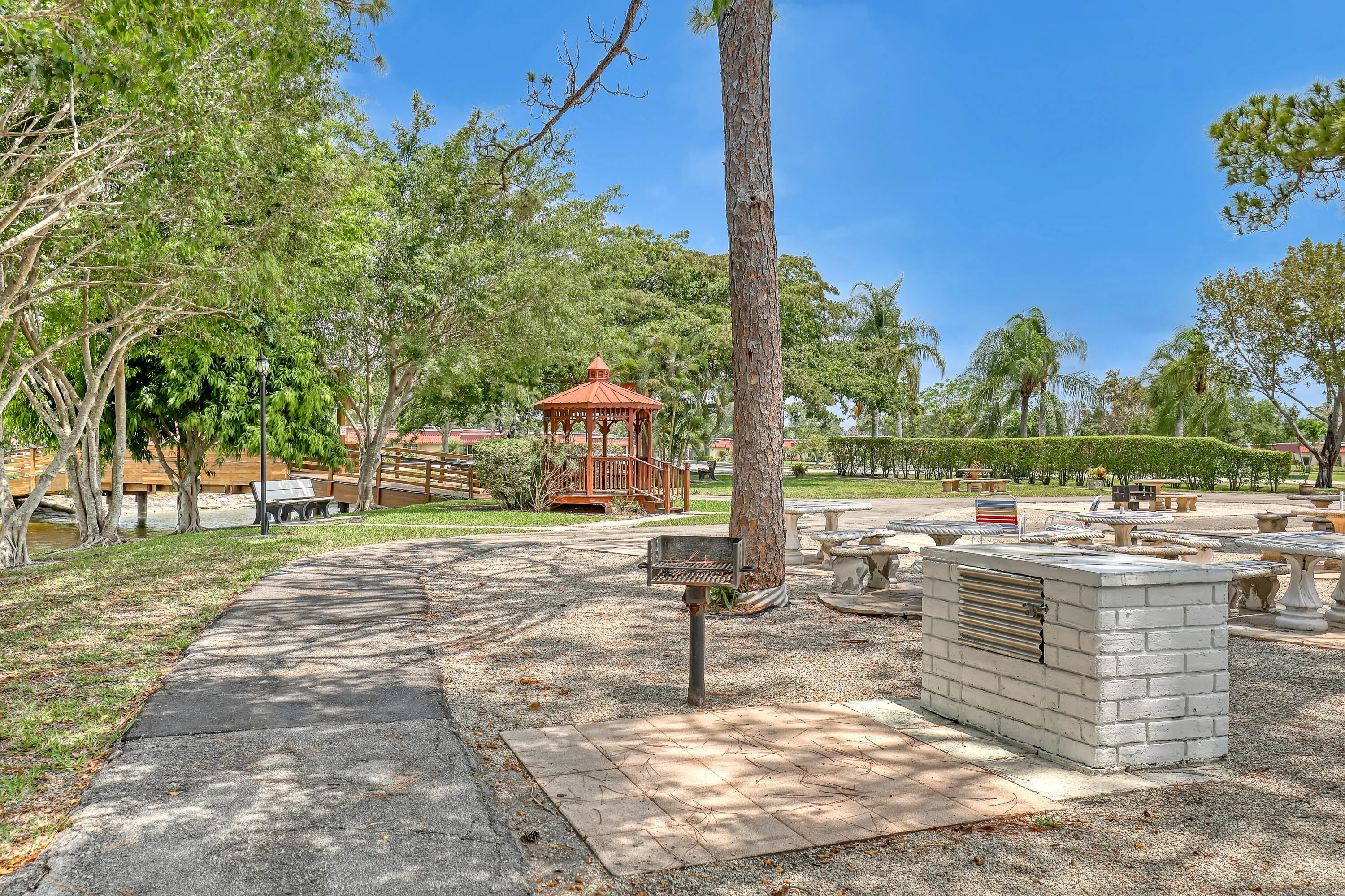 553 COVERED BRIDGE Boulevard