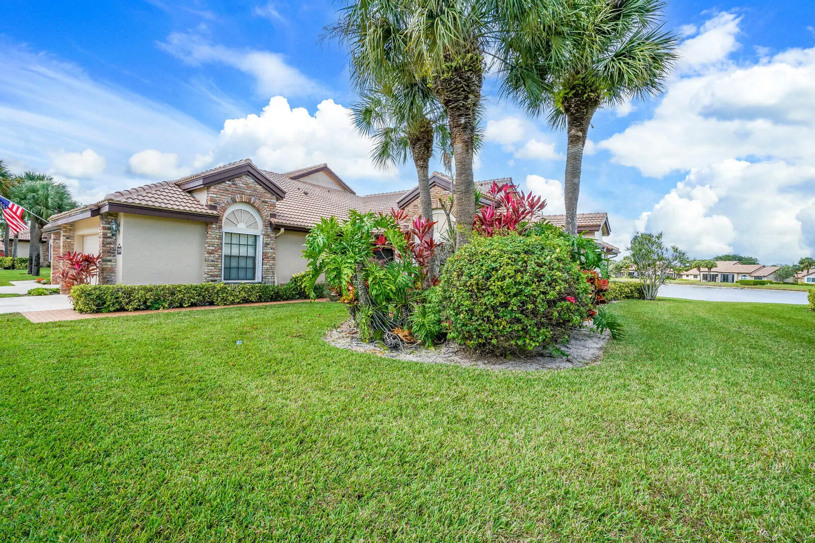 7235 SWEETBAY Court