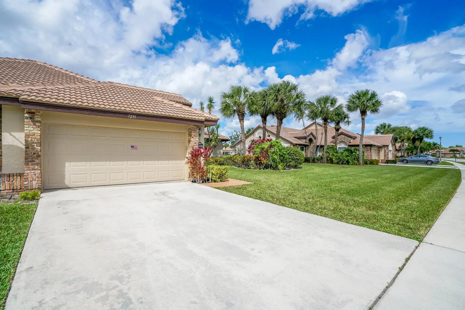 7235 SWEETBAY Court