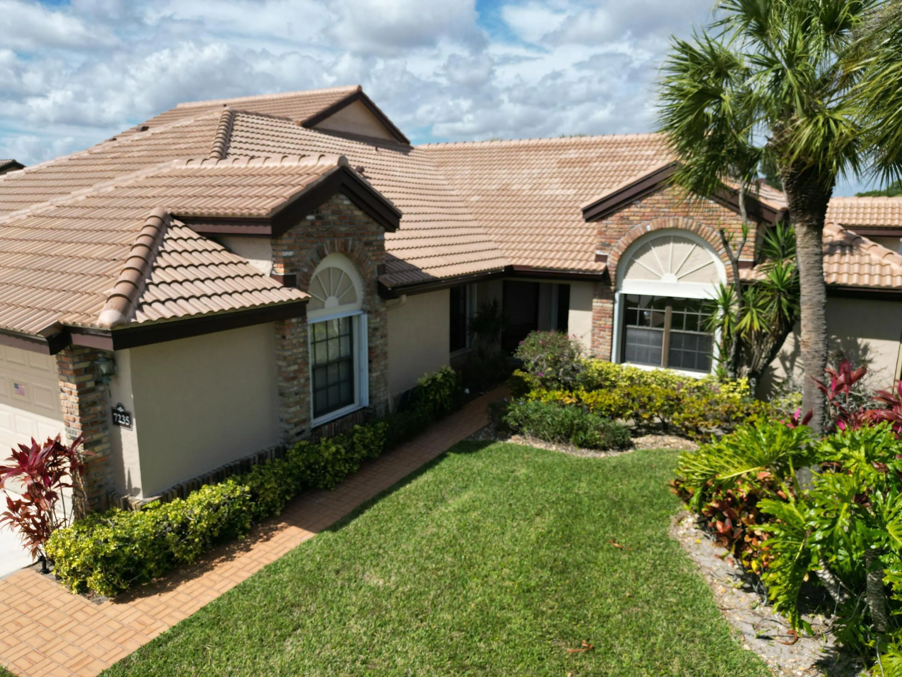 7235 SWEETBAY Court