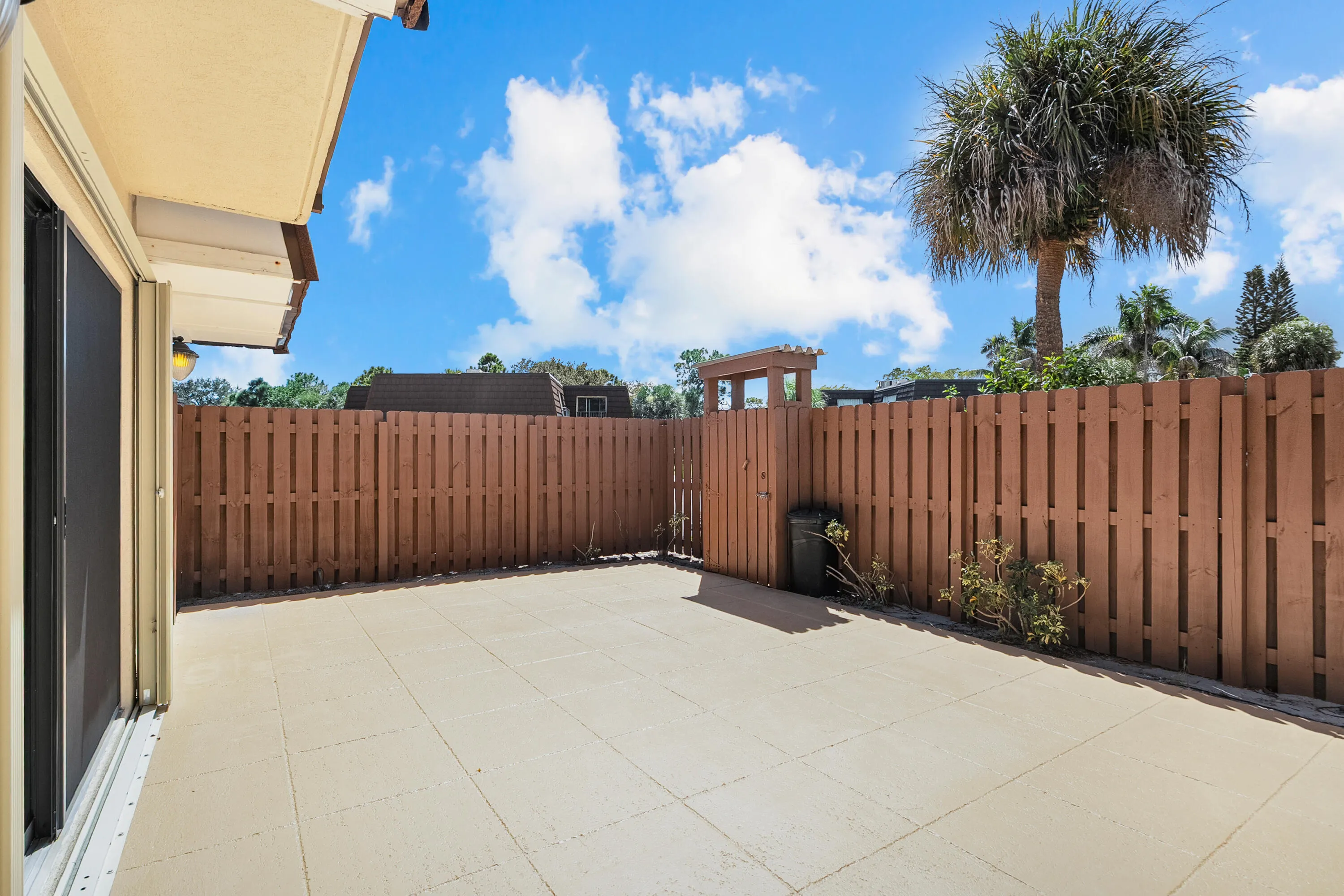 6051 SE RIVERBOAT Drive #821