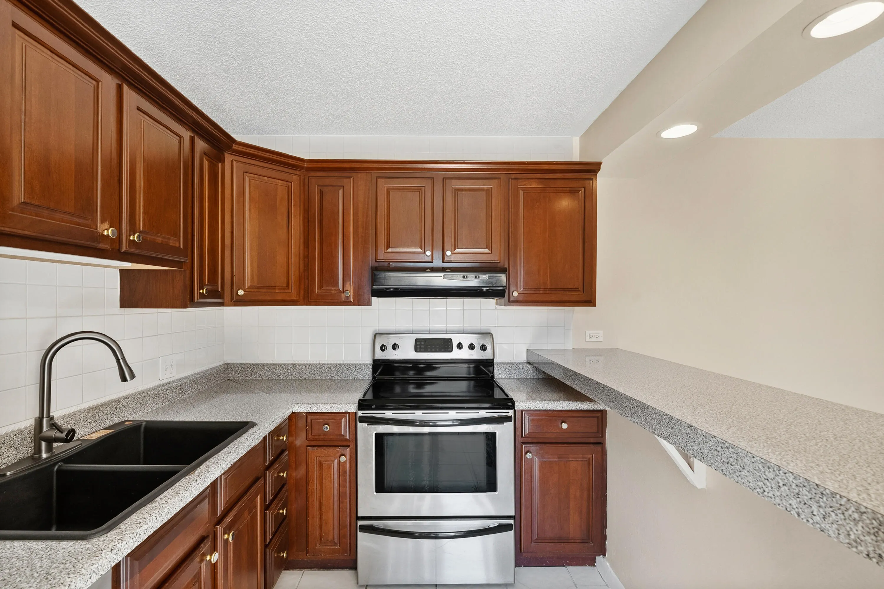 6051 SE RIVERBOAT Drive #821