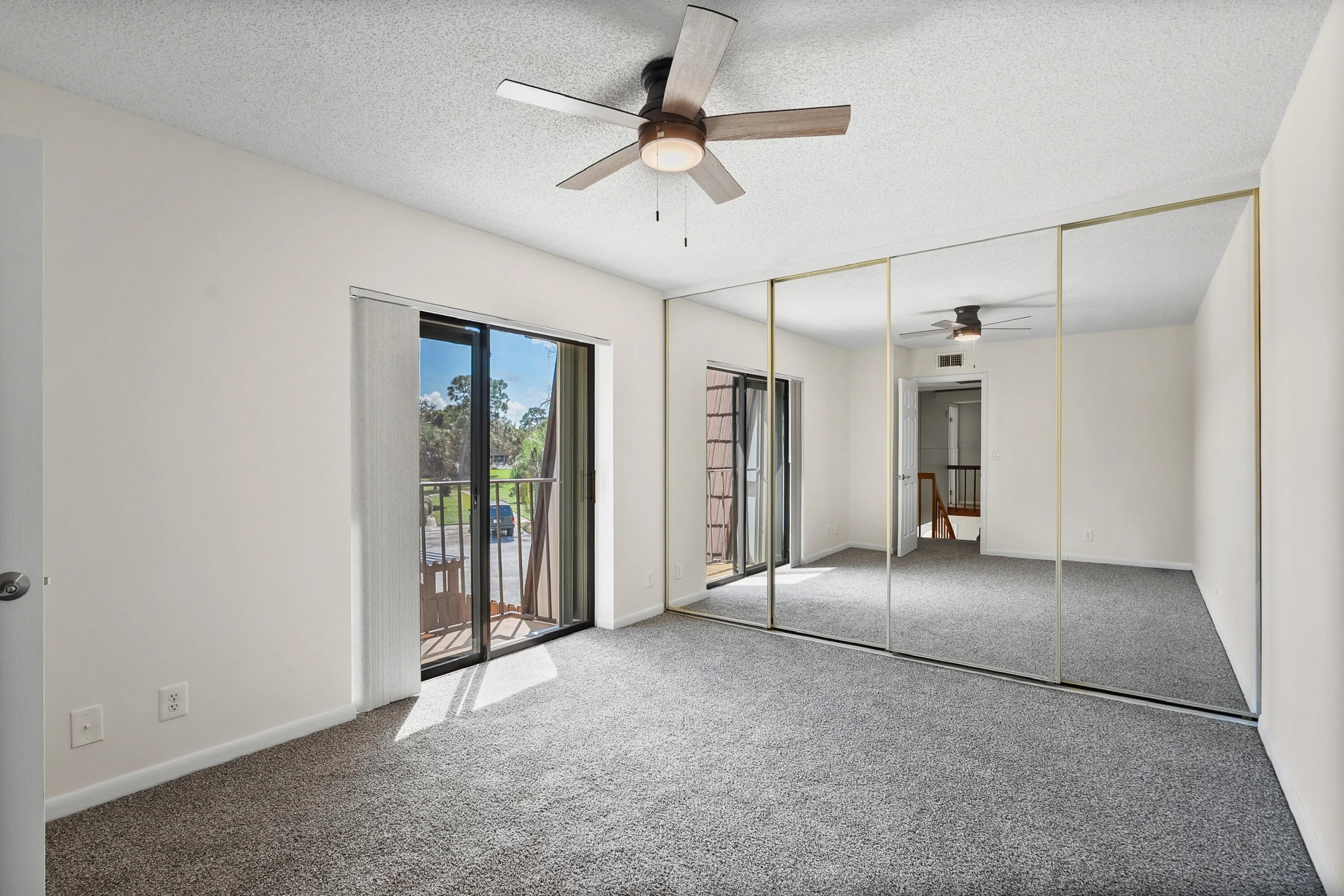 6051 SE RIVERBOAT Drive #821