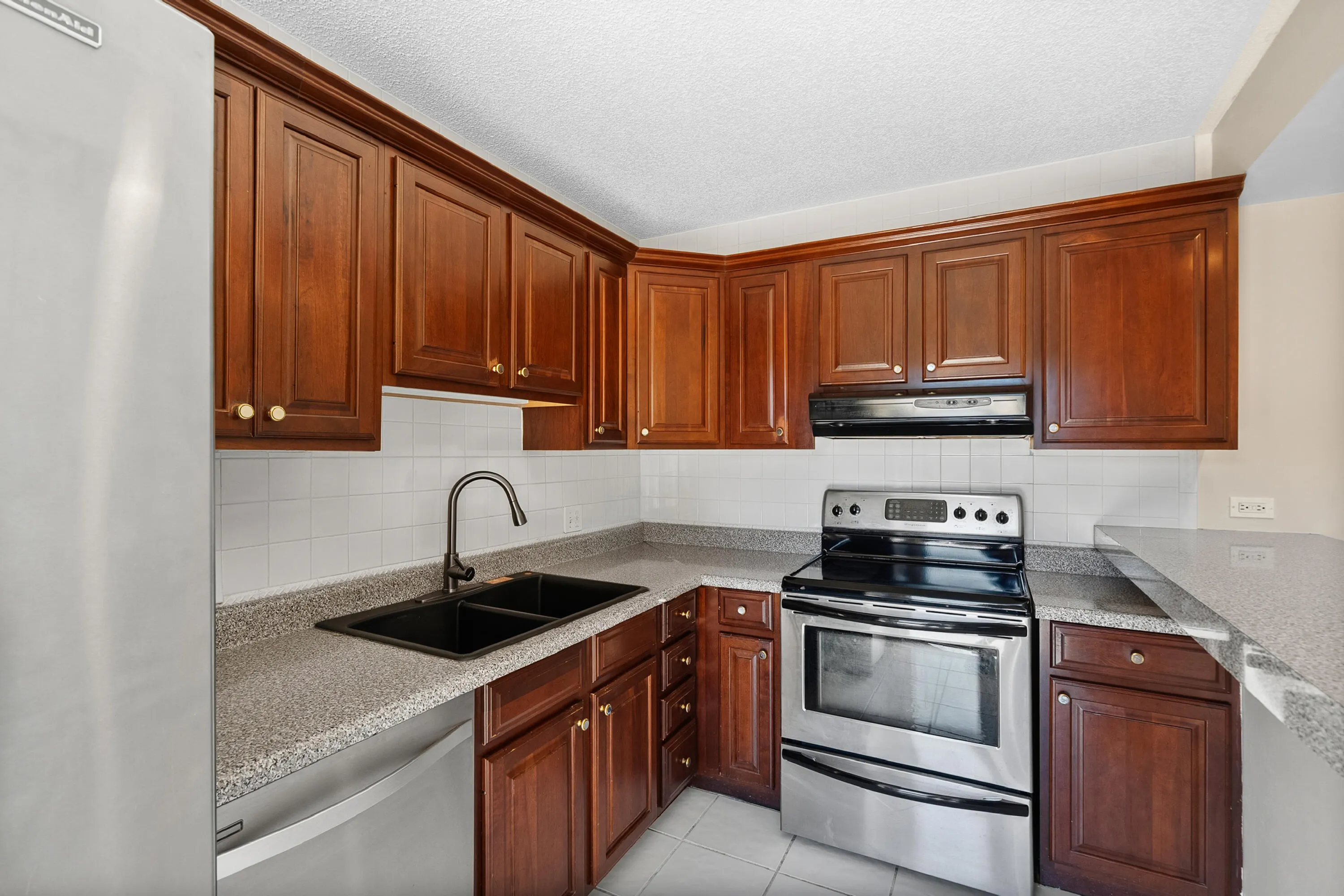 6051 SE RIVERBOAT Drive #821