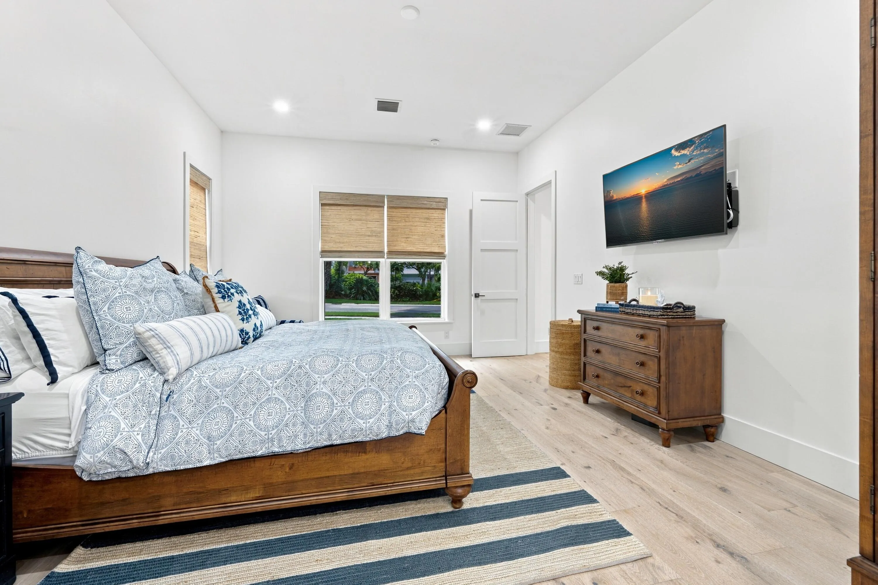 136 INTRACOASTAL Circle