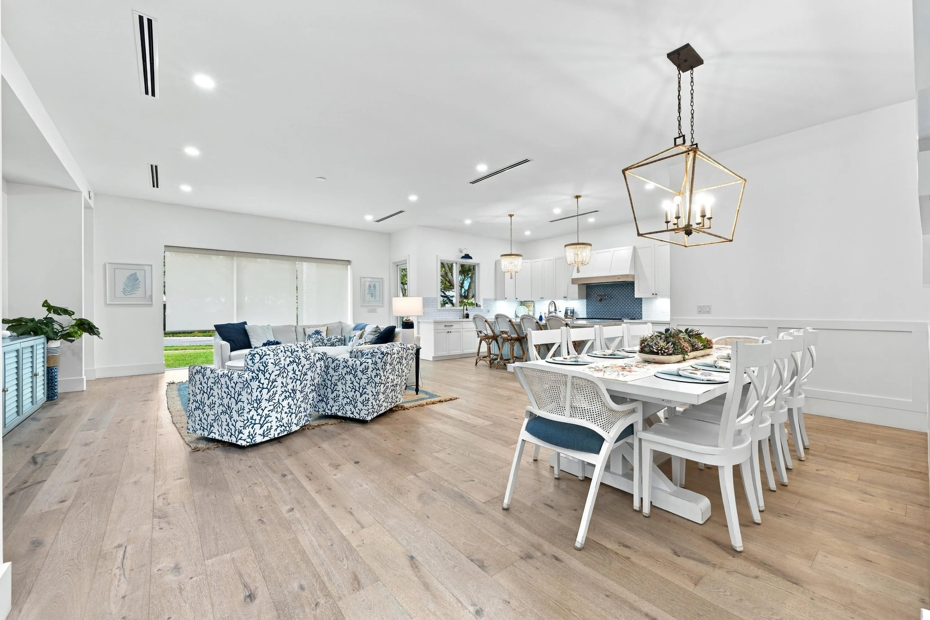 136 INTRACOASTAL Circle