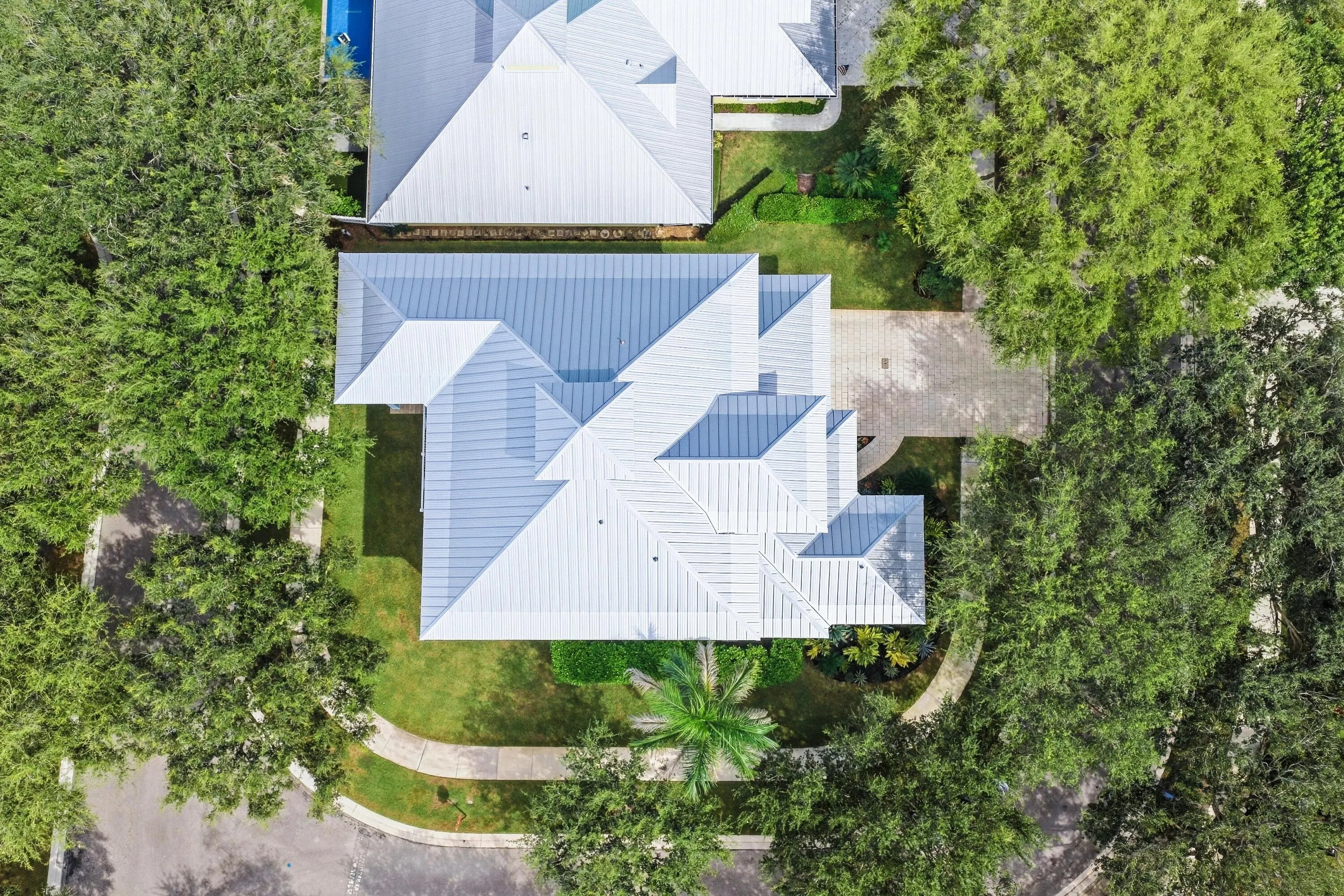 136 INTRACOASTAL Circle